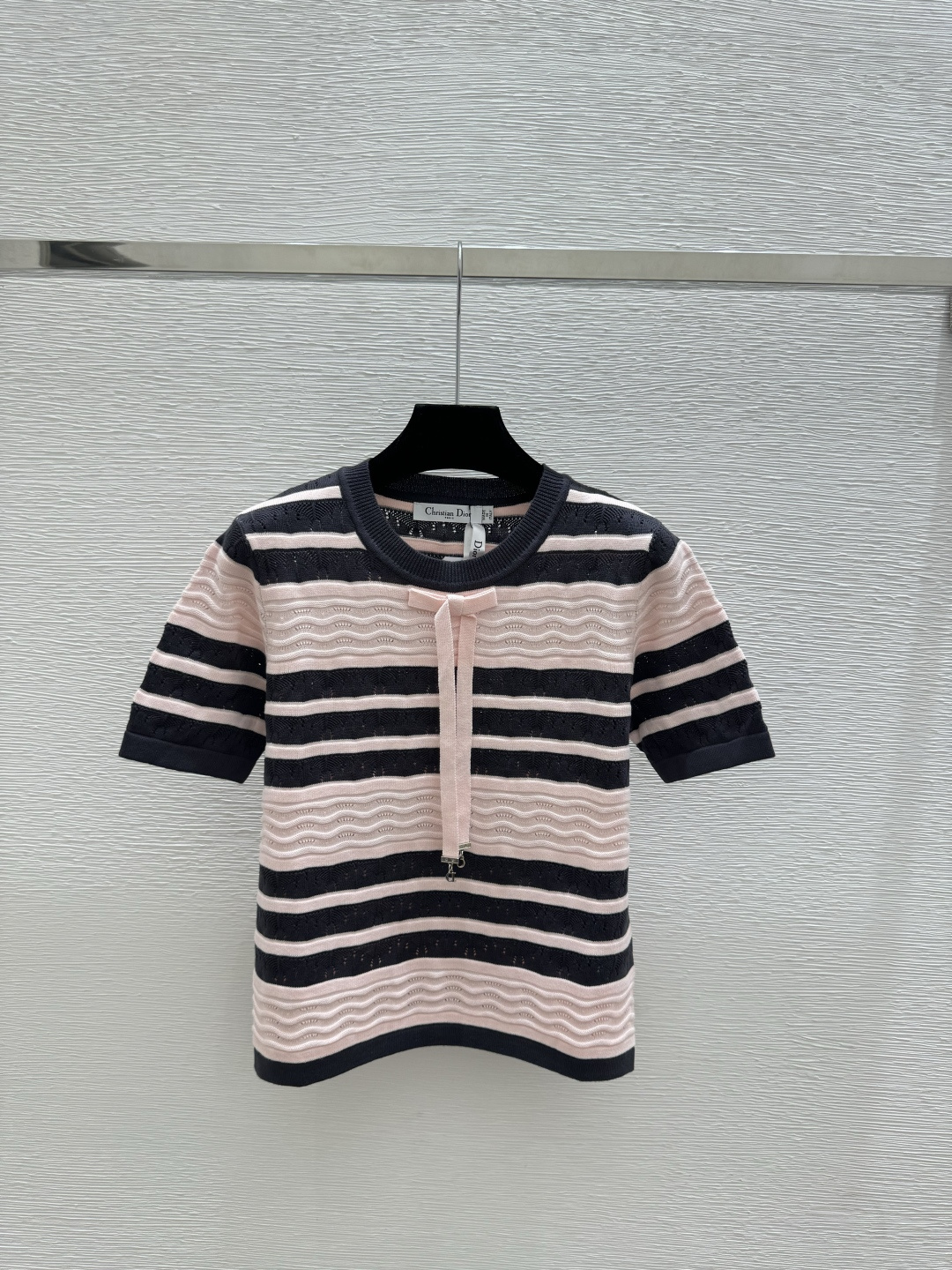 🆕D家🆕 春夏新款 撞色条纹镂空圆领针织短袖颜色：粉色 黑色尺码：36.38.40