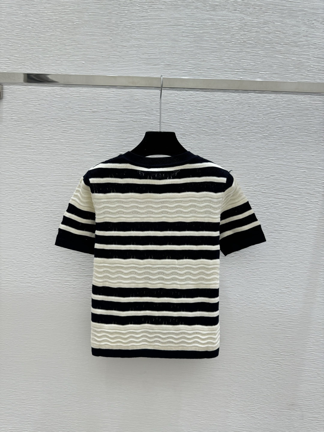 🆕D家🆕 春夏新款 撞色条纹镂空圆领针织短袖颜色：粉色 黑色尺码：36.38.40