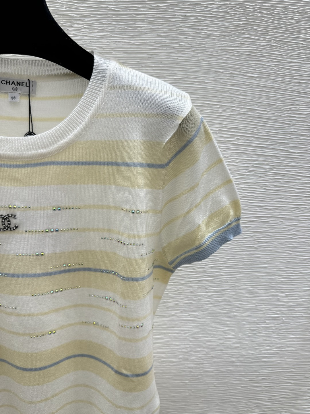 🆕CH家🆕 春夏新款 撞色条纹烫钻圆领针织短袖颜色：黄色尺码：36.38.40