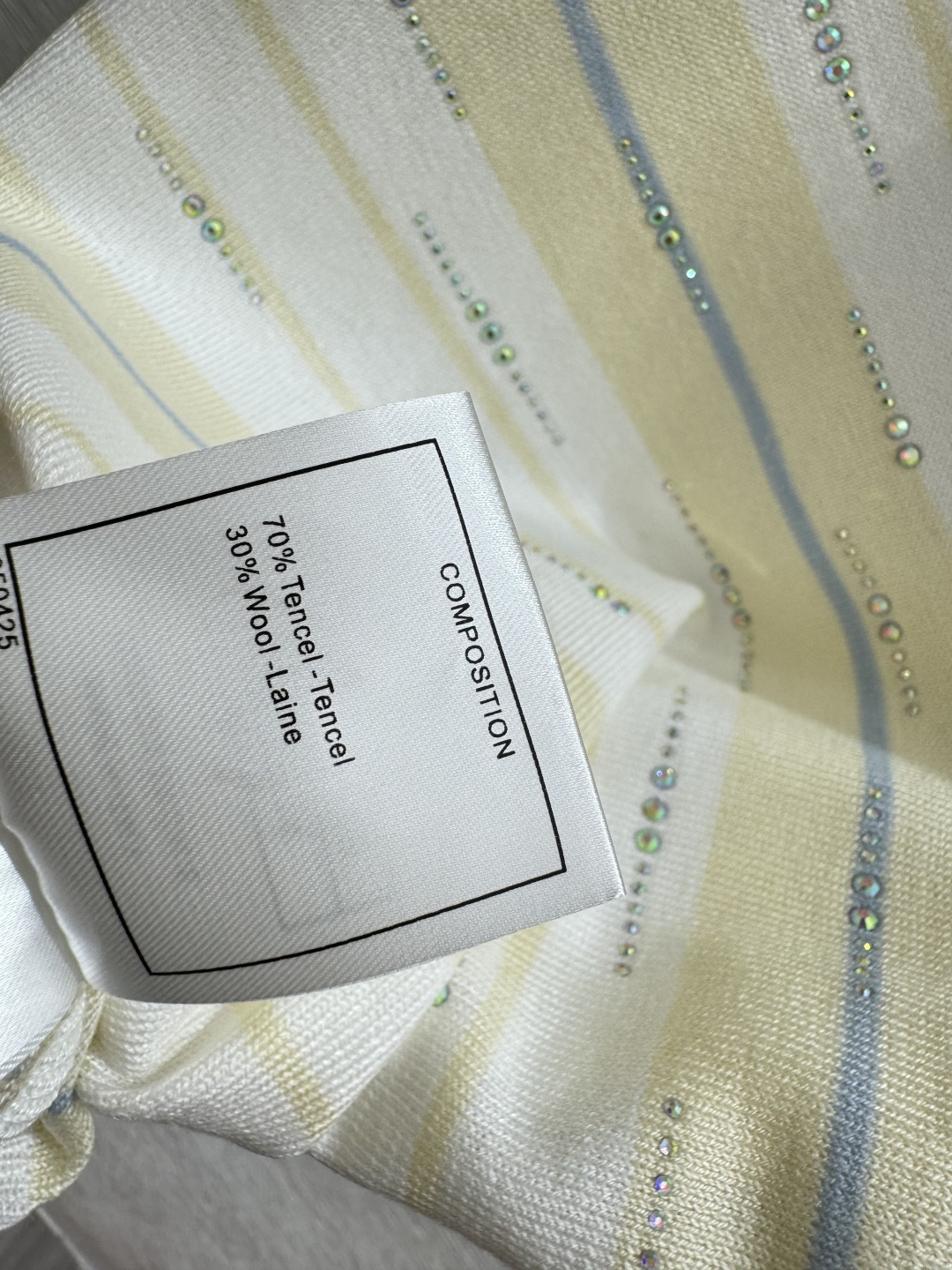 🆕CH家🆕 春夏新款 撞色条纹烫钻圆领针织短袖颜色：黄色尺码：36.38.40