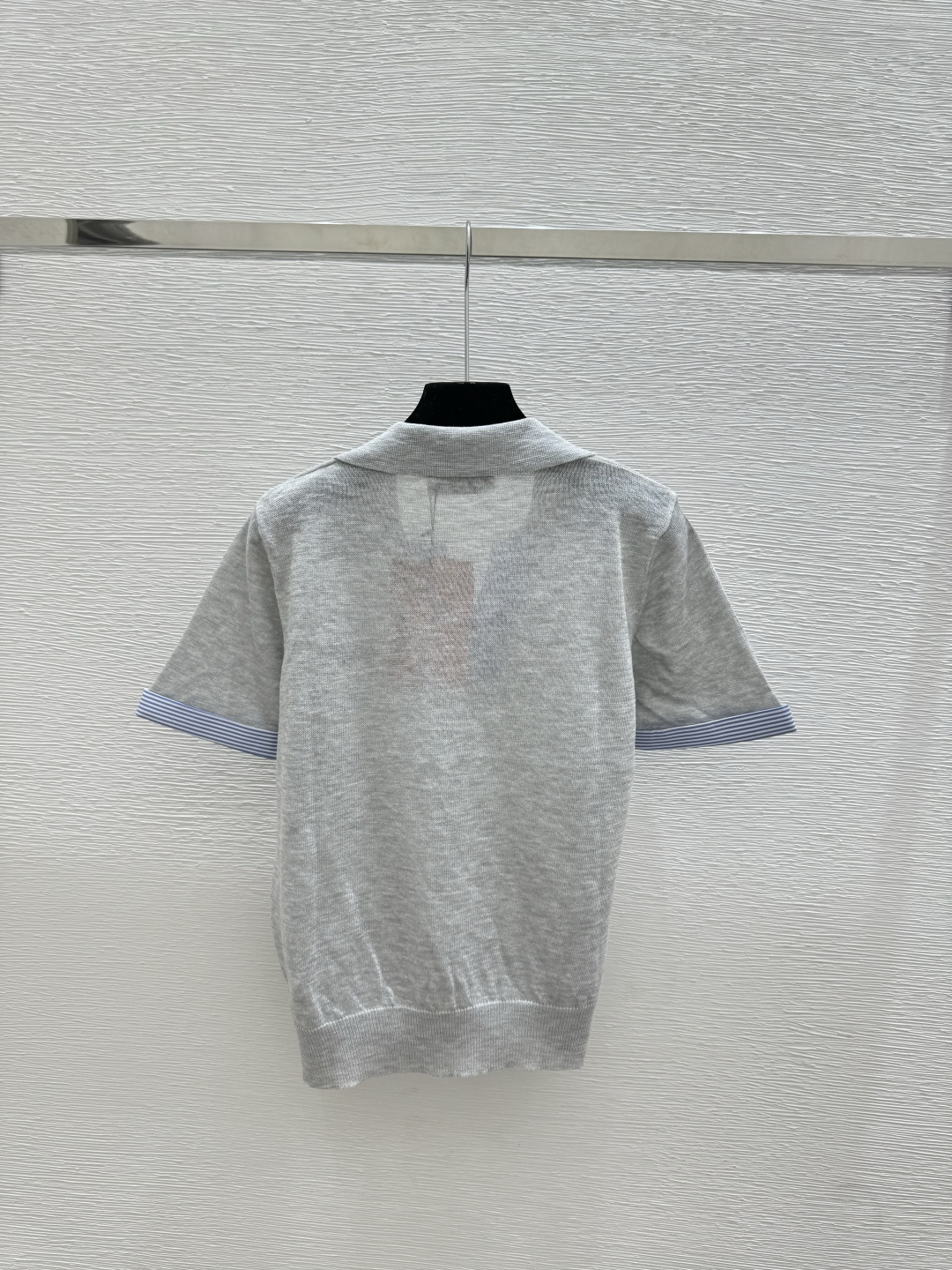 🆕M家🆕 春夏新款 撞色翻领针织短袖颜色：白色 灰色尺码：36.38.40