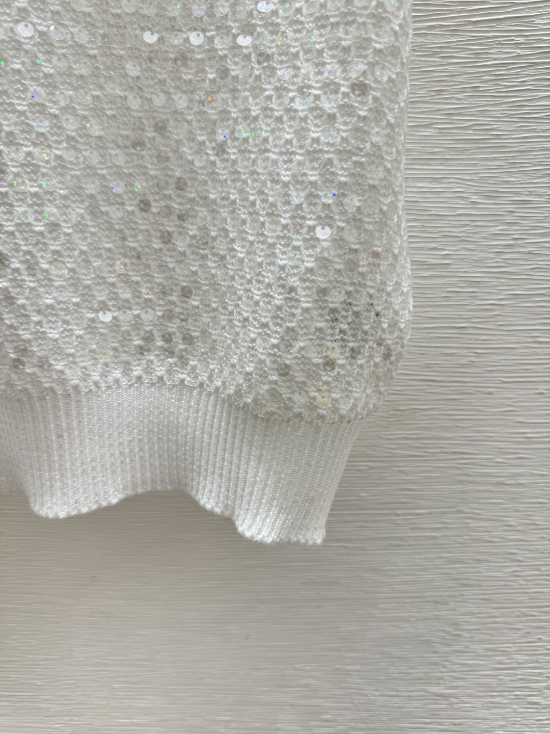 🆕CH家🆕 春夏新款 纯色珠片简约圆领针织短袖颜色：白色 紫色尺码：36.38.40