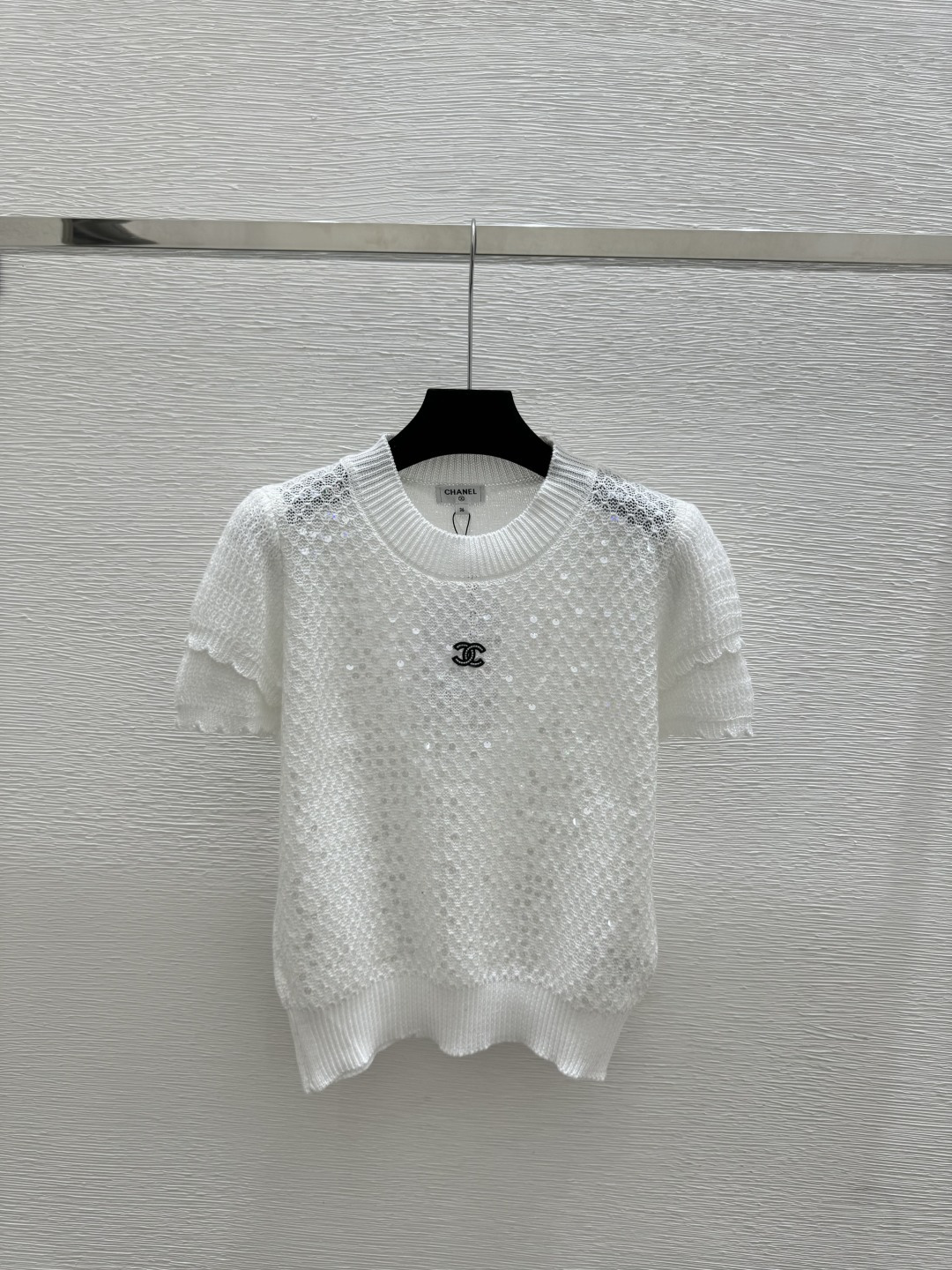 🆕CH家🆕 春夏新款 纯色珠片简约圆领针织短袖颜色：白色 紫色尺码：36.38.40