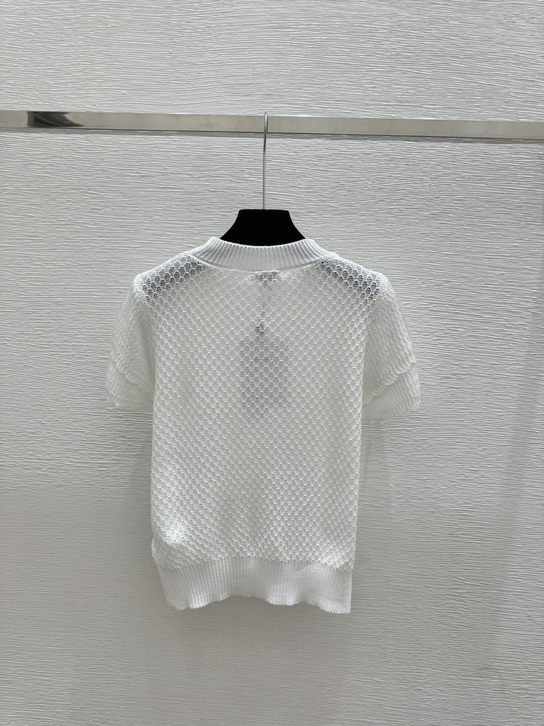 🆕CH家🆕 春夏新款 纯色珠片简约圆领针织短袖颜色：白色 紫色尺码：36.38.40