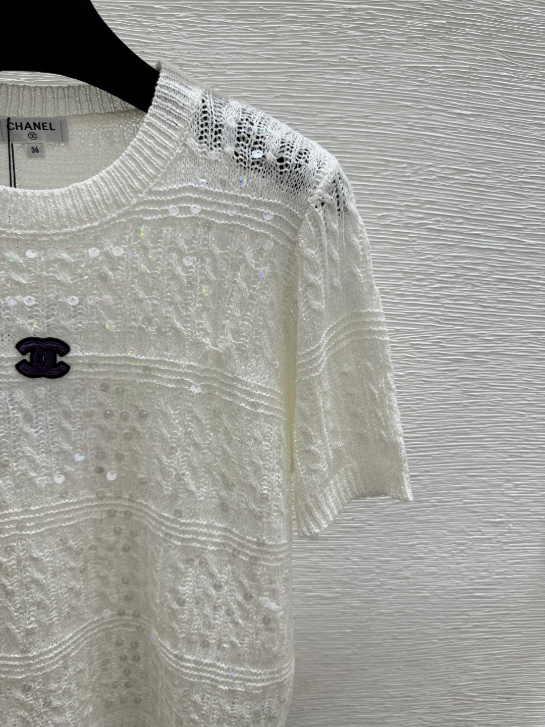 🆕CH家🆕 春夏新款 纯色珠片镂空圆领针织 短袖颜色：白色 黄色 蓝色尺码：36.38.40