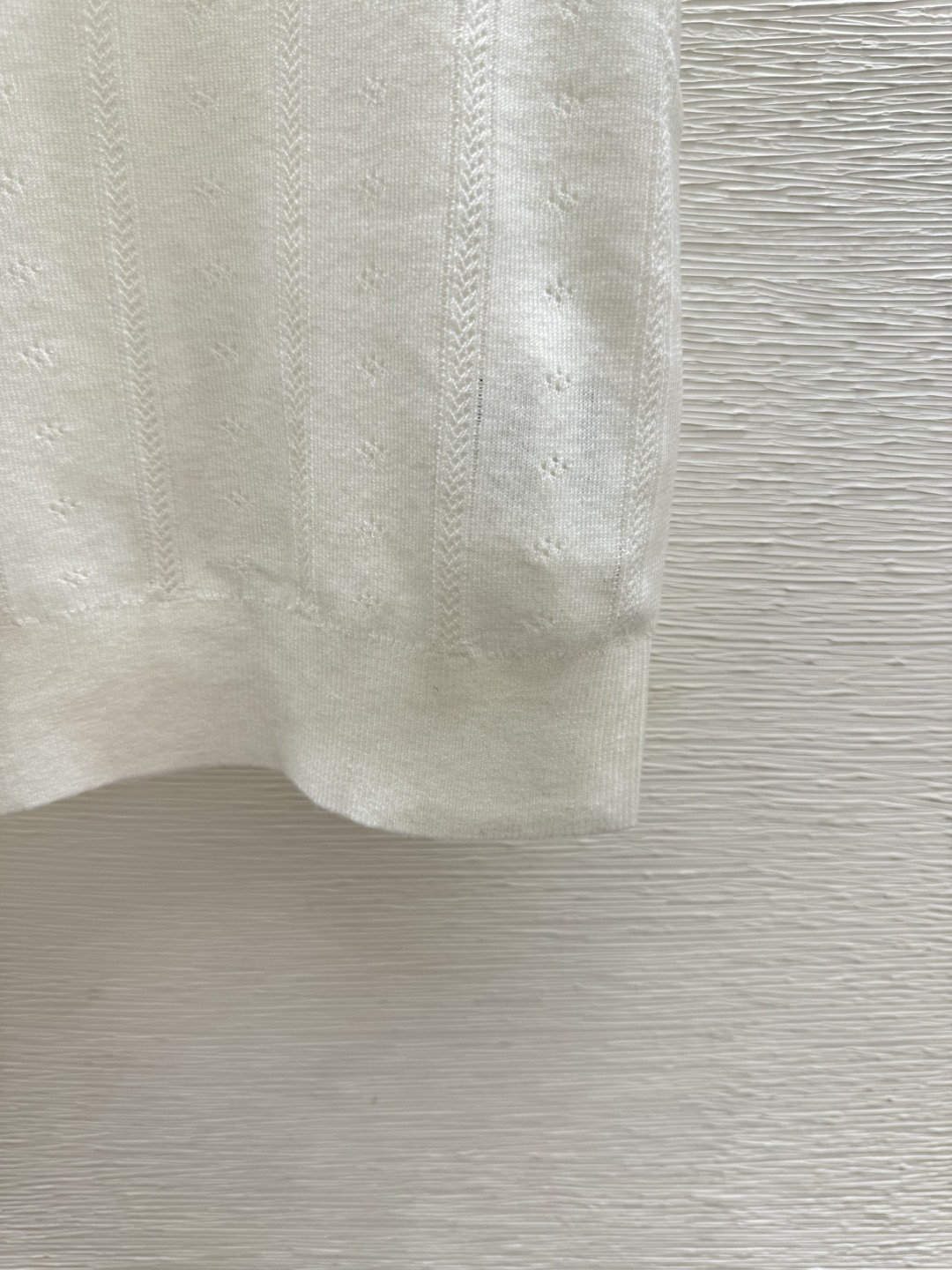 🆕M家🆕 春夏新款 纯色镂空简约圆领针织短袖颜色：白色 灰色 宝蓝尺码：36.38.40