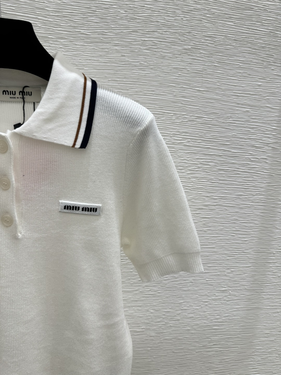 🆕M家🆕 春夏新款 撞色翻领简约针织短袖颜色：白色 宝蓝尺码：36.38.40