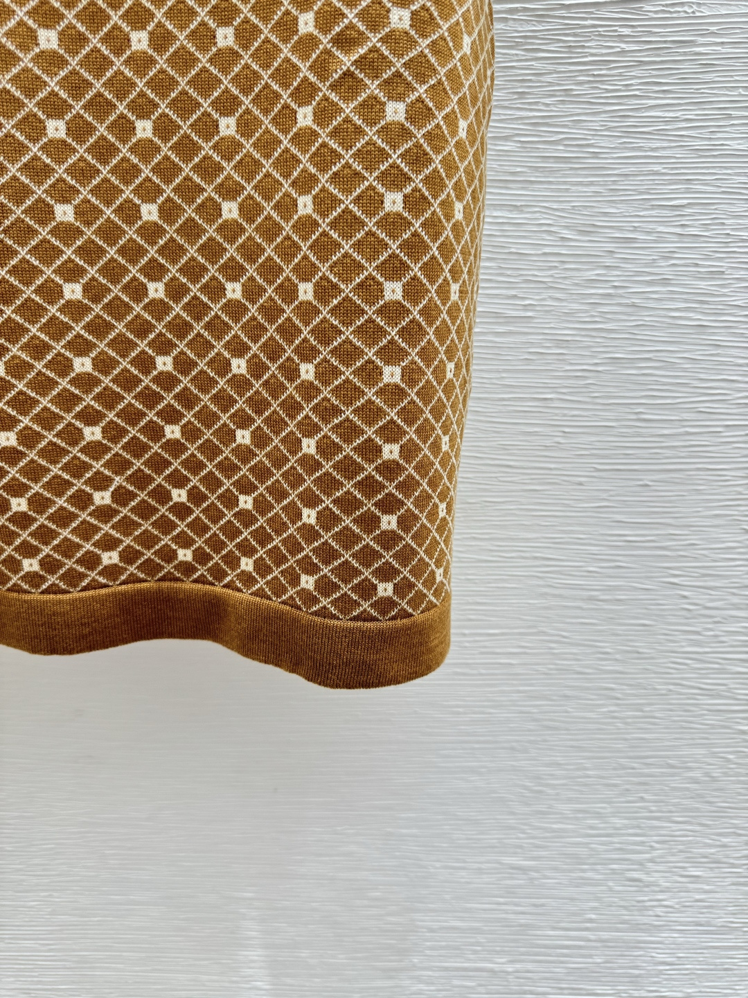 🆕D家🆕 春夏新款 撞色菱格圆领针织短袖颜色：卡其 宝蓝尺码：36.38.40