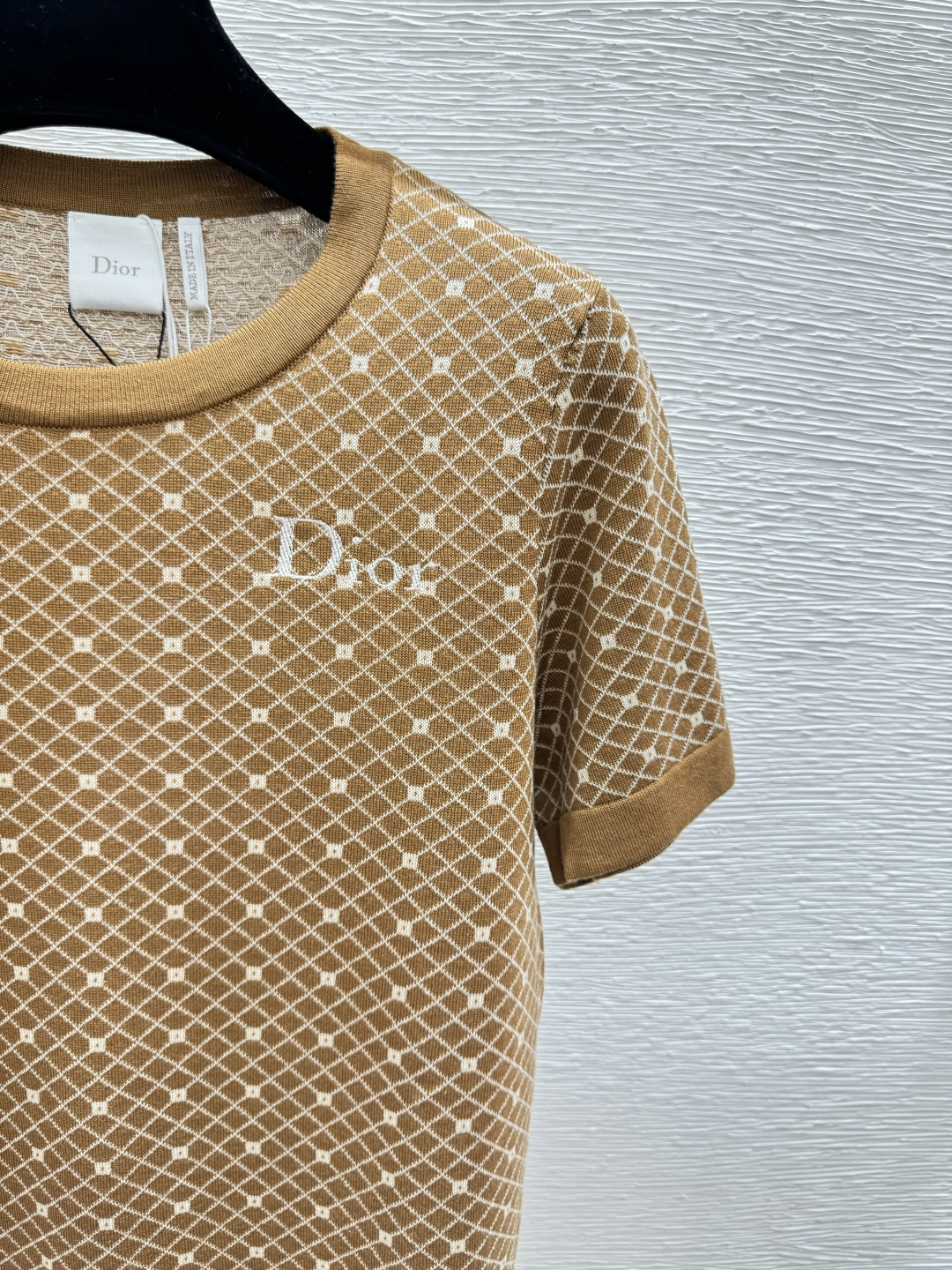 🆕D家🆕 春夏新款 撞色菱格圆领针织短袖颜色：卡其 宝蓝尺码：36.38.40