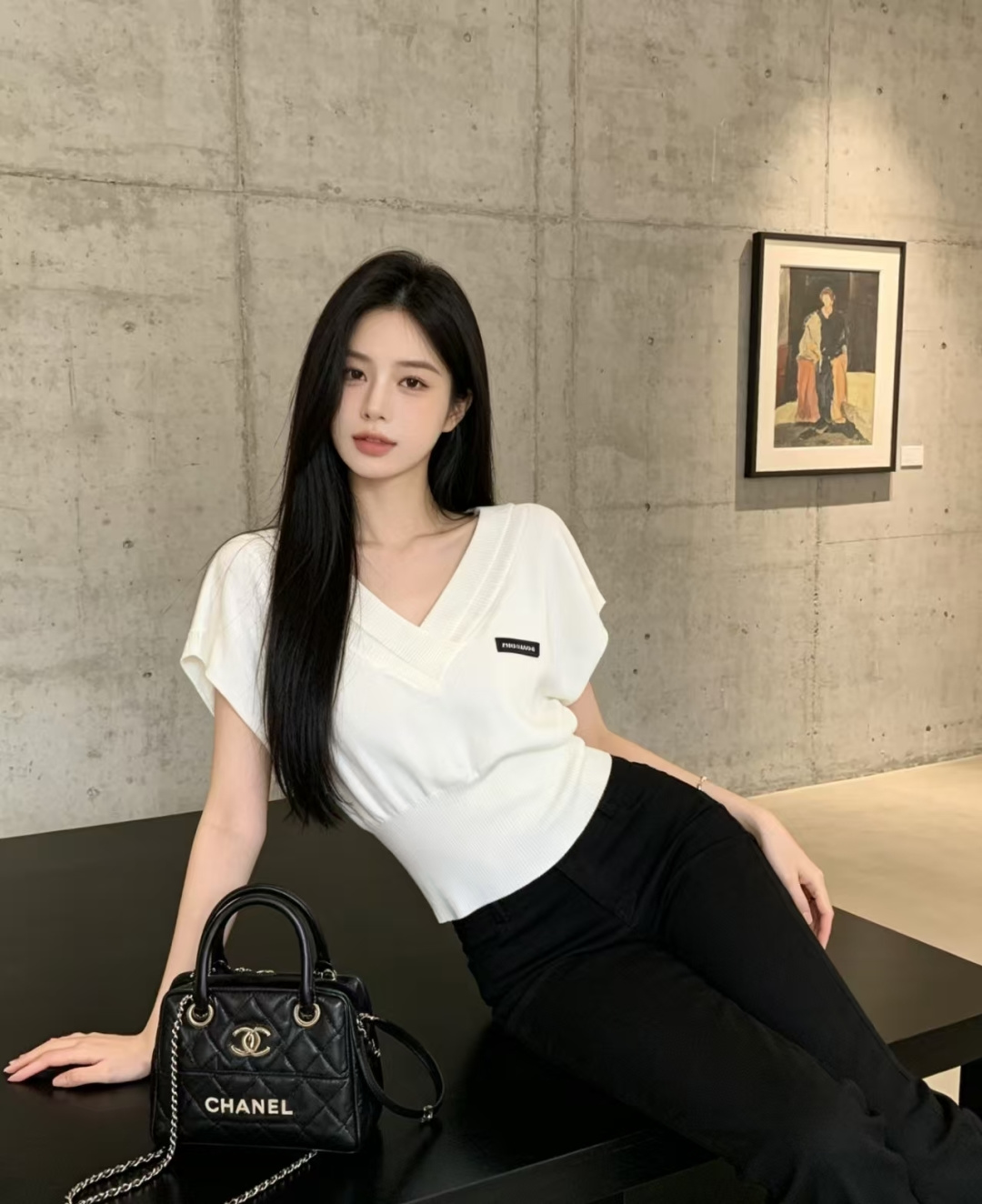 🆕M家🆕 春夏新款 纯色简约V领针织短袖颜色：白色 卡其尺码：36.38.40