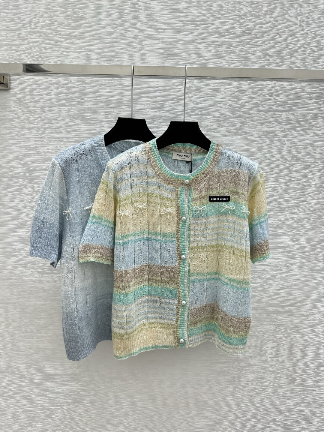 🆕M家🆕 春夏新款 撞色蝴蝶结钉珠圆领针织短袖开衫颜色：黄色 蓝色尺码：36.38.40