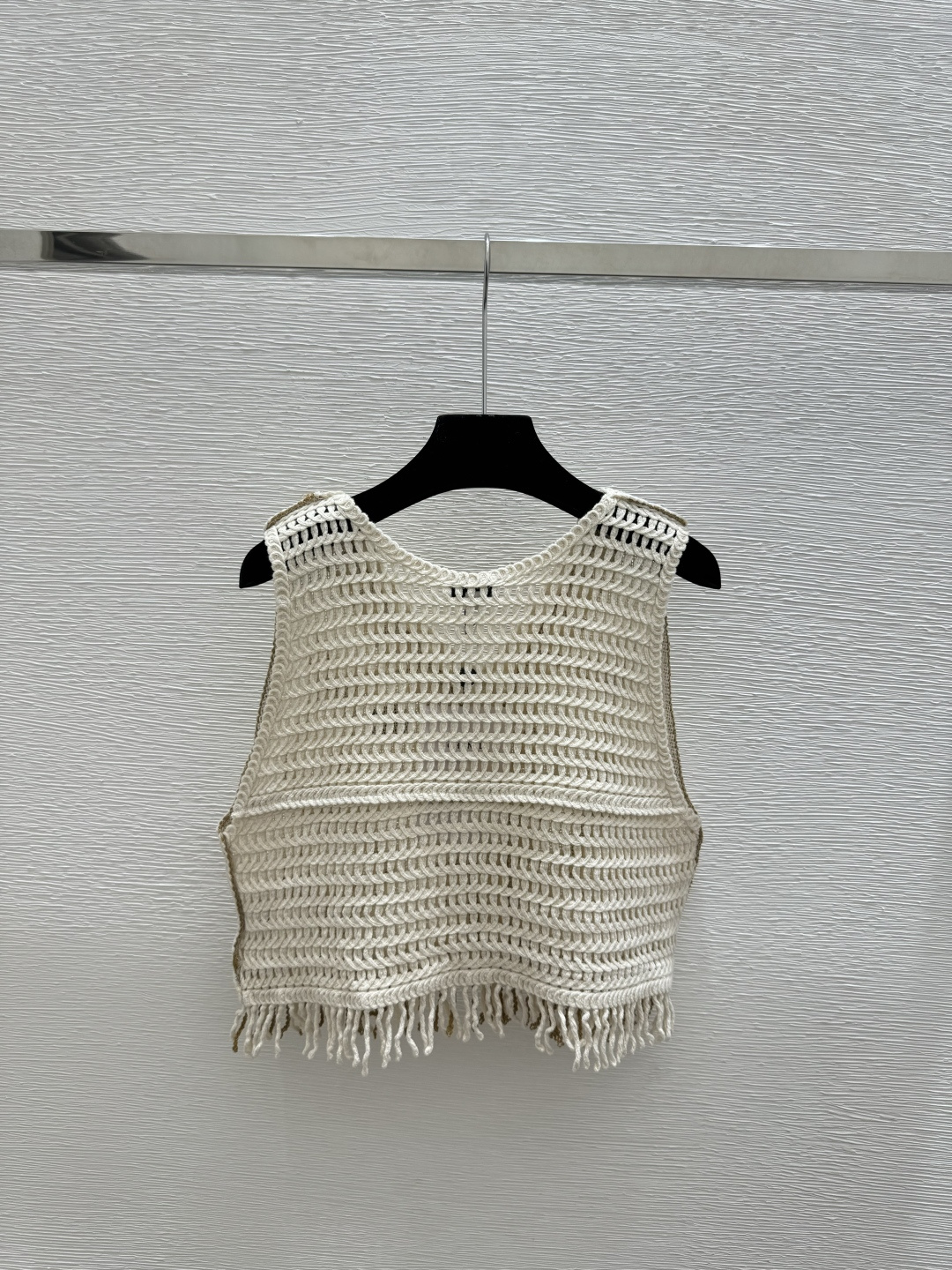 🆕CH家🆕 春夏新款 撞色蝴蝶镂空V领针织背心开衫颜色：卡其尺码：36.38.40