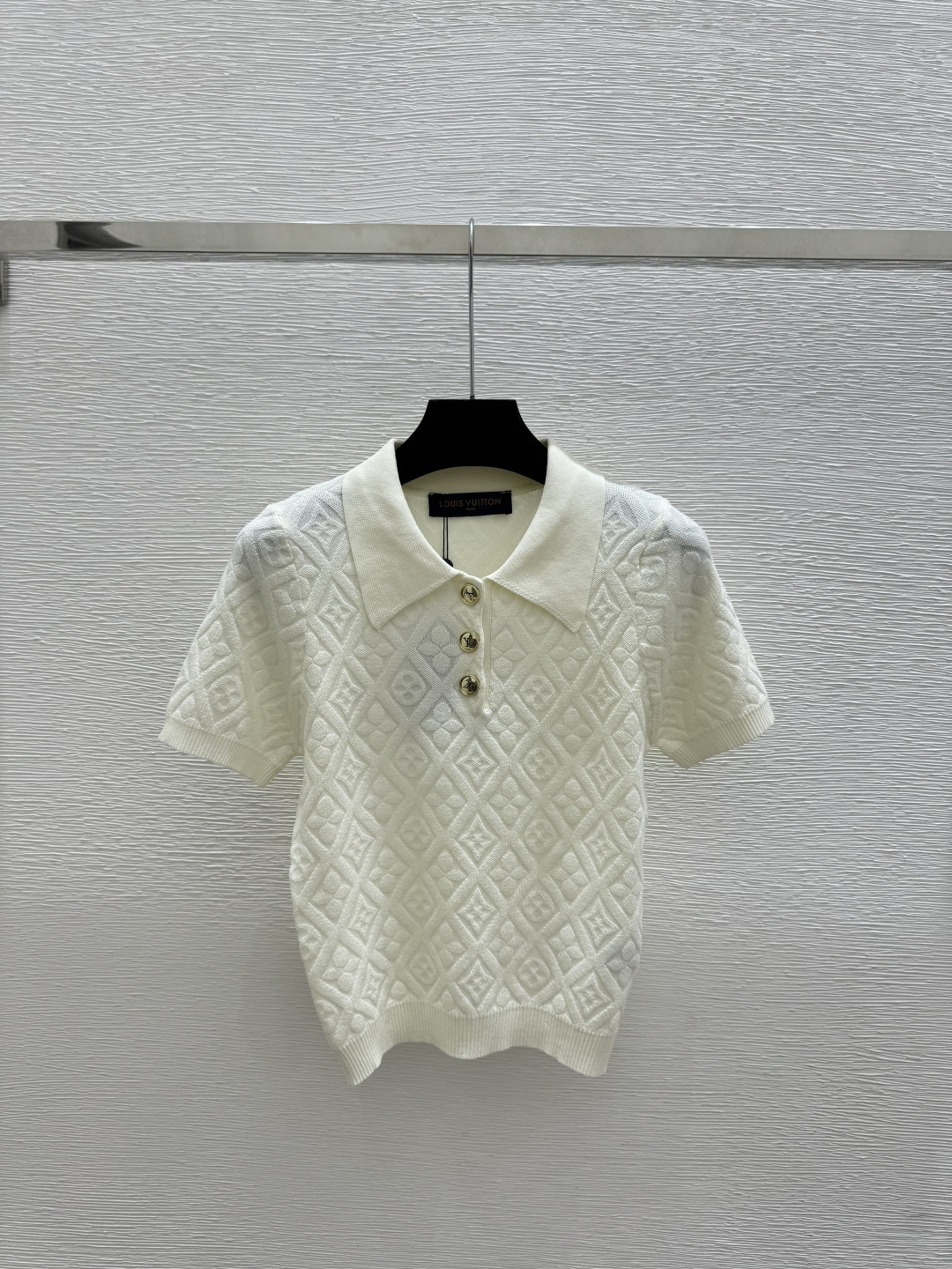 🆕L家🆕 春夏新款 纯色老花字母翻领针织短袖颜色：白色 卡其尺码：36.38.40