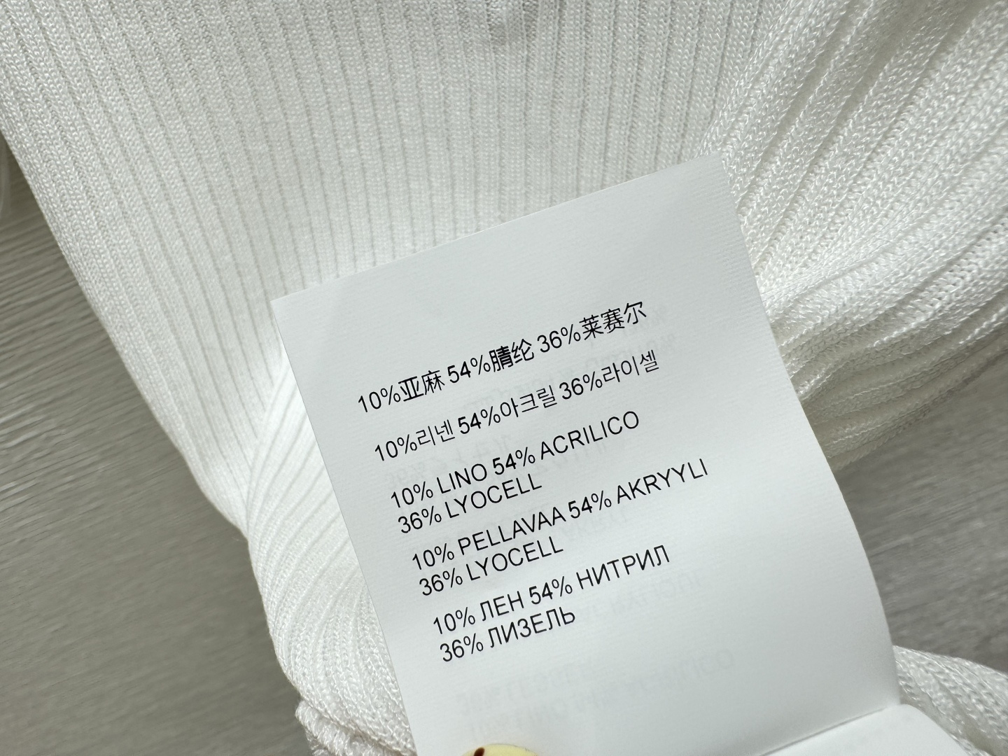 🆕M家🆕 春夏新款 撞色翻领简约针织短袖颜色：白色 卡其尺码：36.38.40