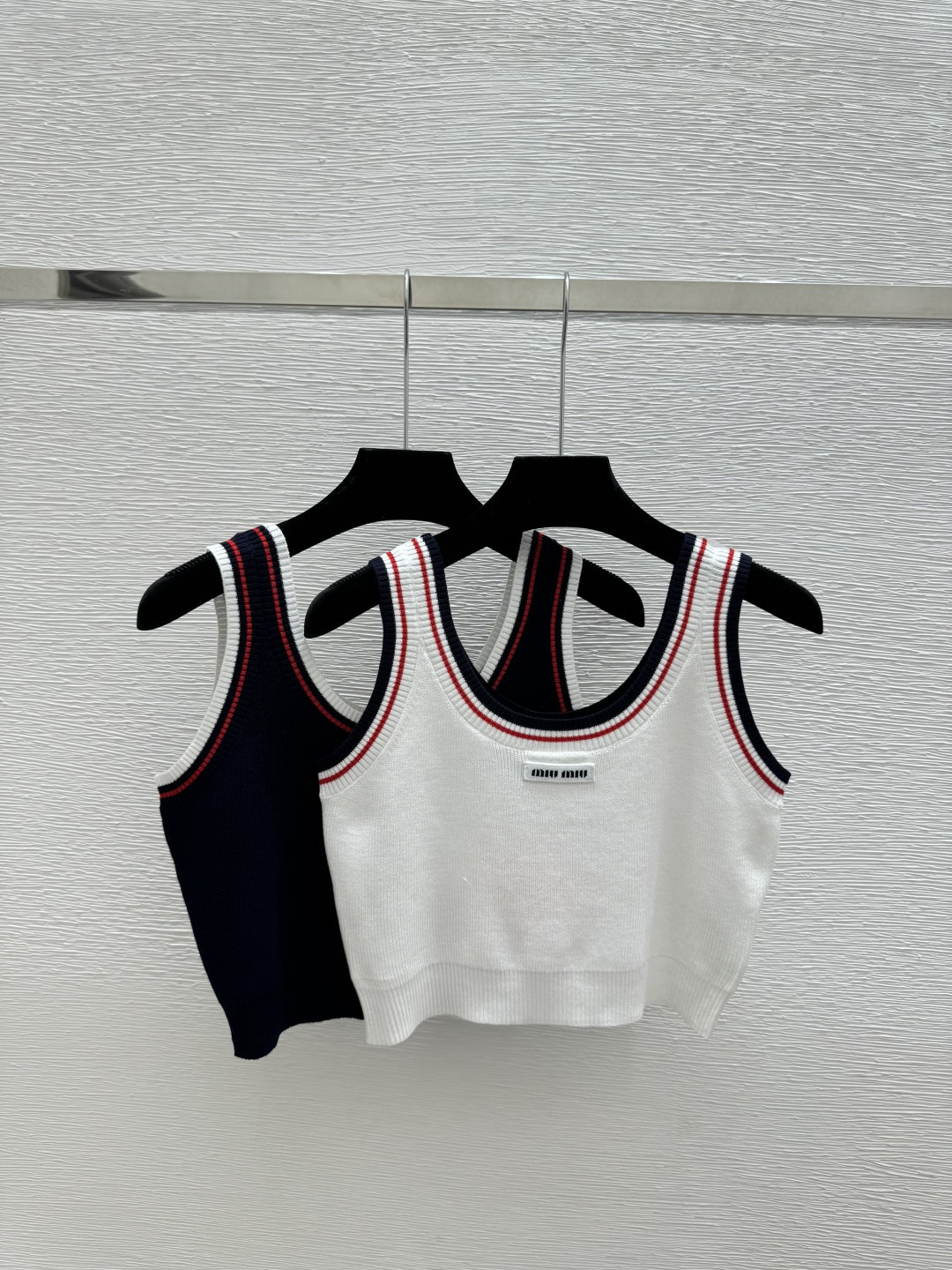 🆕M家🆕 春夏新款 撞色简约圆领针织背心颜色：白色 宝蓝尺码：36.38.40