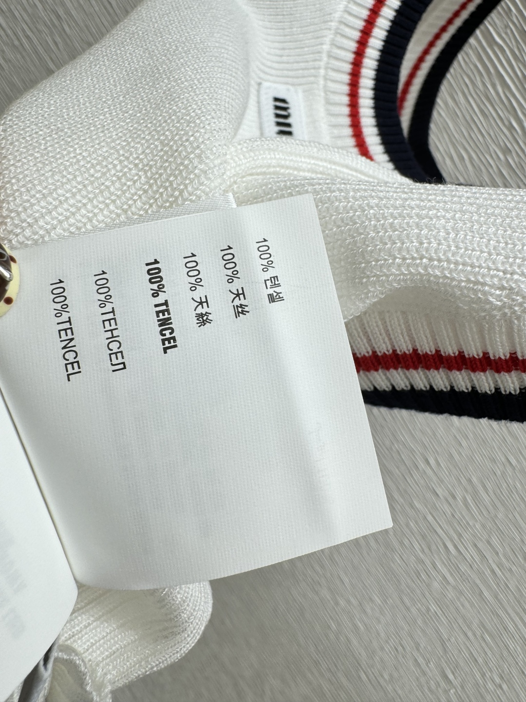 🆕M家🆕 春夏新款 撞色简约圆领针织背心颜色：白色 宝蓝尺码：36.38.40