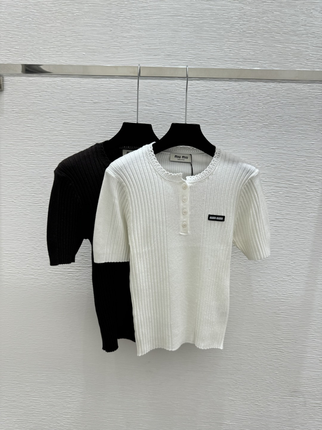 🆕M家🆕 春夏新款 纯色简约圆领针织短袖颜色：白色 咖啡尺码：36.38.40