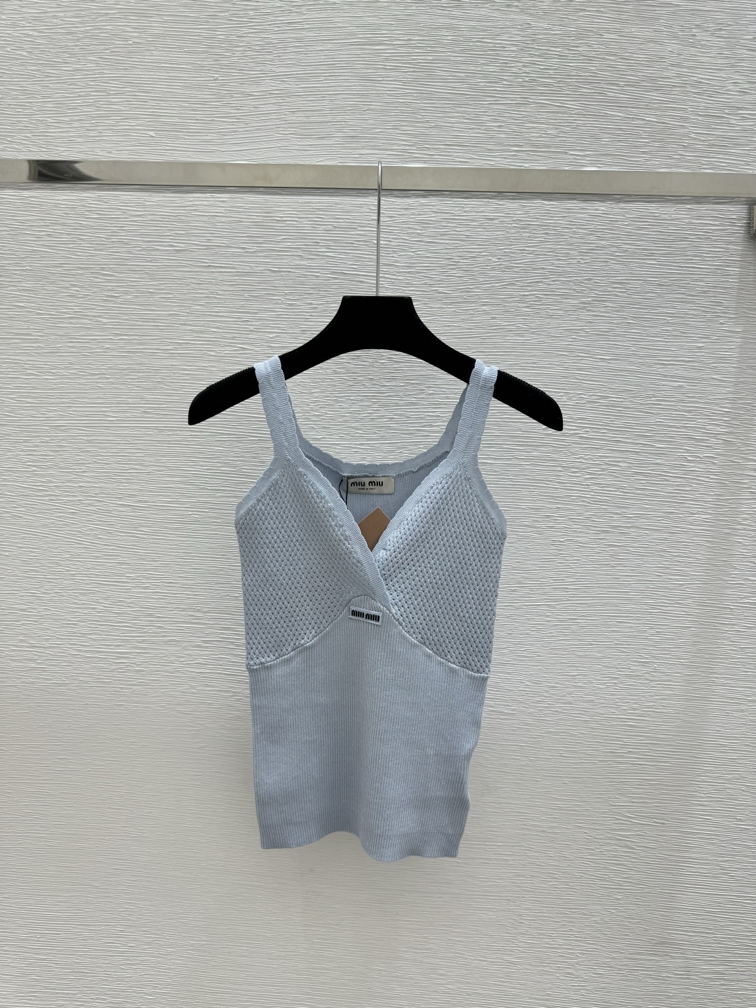 🆕M家🆕 春夏新款 纯色简约V领针织吊带颜色：白色 蓝色 咖啡尺码：36.38.40