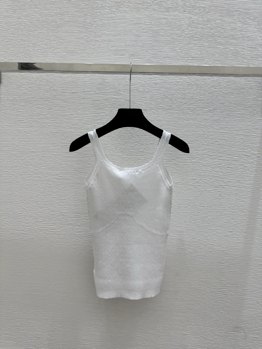 🆕M家🆕 春夏新款 纯色简约V领针织吊带颜色：白色 蓝色 咖啡尺码：36.38.40