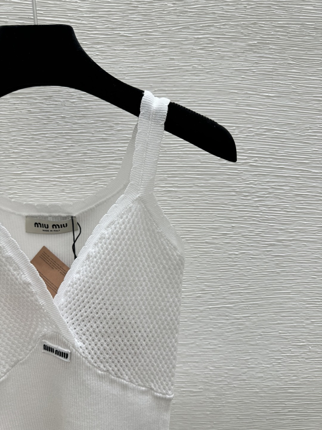 🆕M家🆕 春夏新款 纯色简约V领针织吊带颜色：白色 蓝色 咖啡尺码：36.38.40