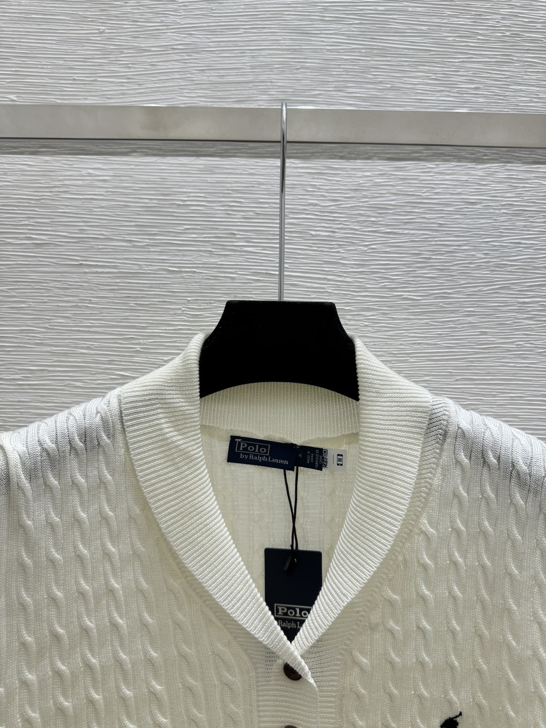 🆕PO家🆕 春夏新款 纯色简约翻V领针织背心颜色：白色 卡其 黑色尺码：36.38.40
