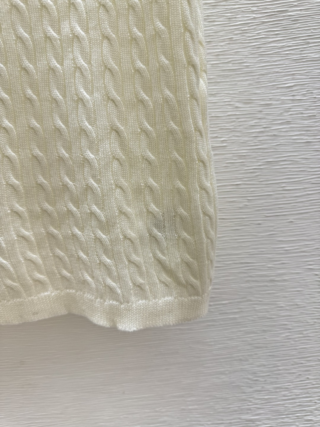 🆕PO家🆕 春夏新款 纯色简约翻V领针织背心颜色：白色 卡其 黑色尺码：36.38.40