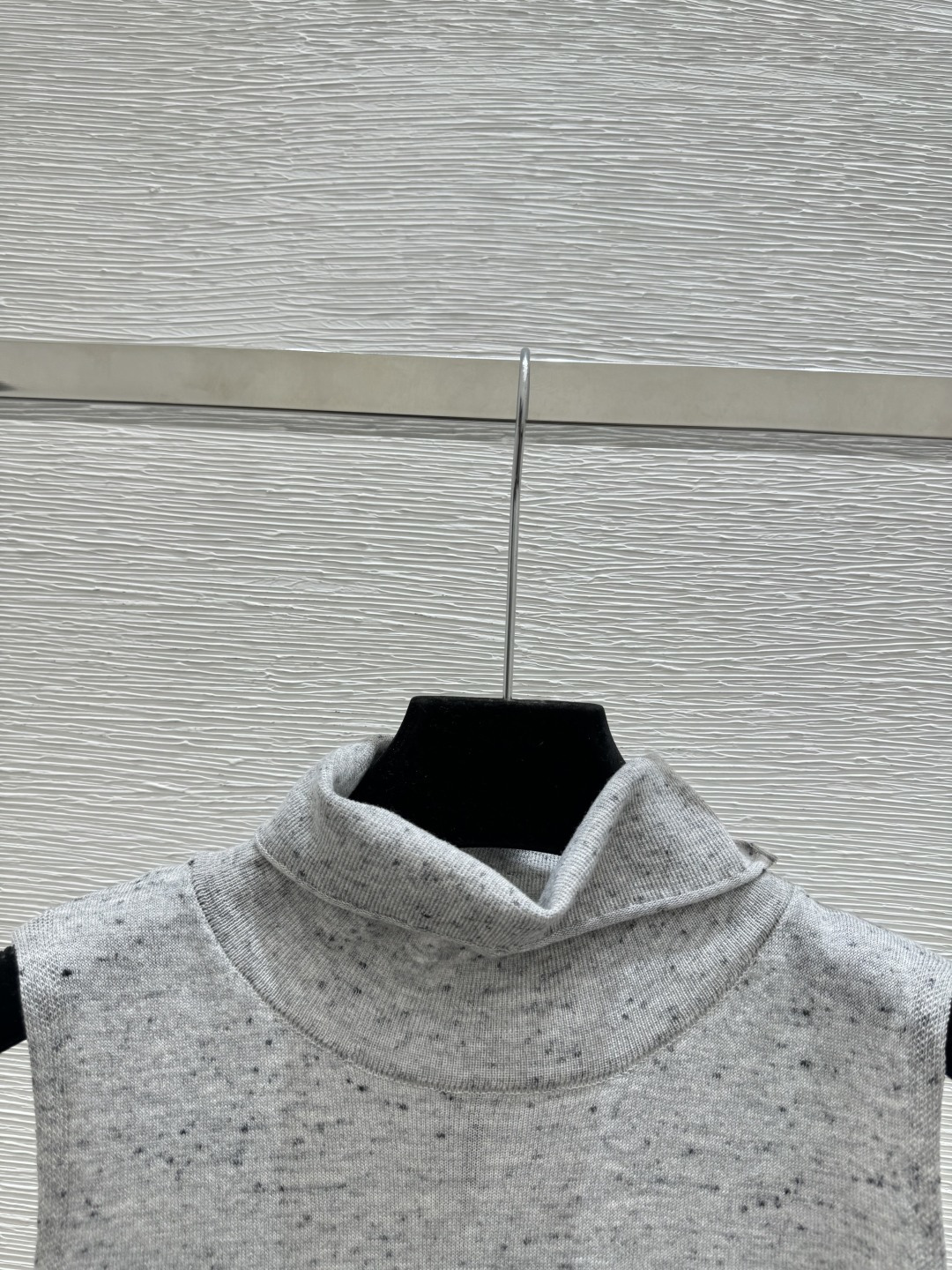 🆕Y家🆕 春夏新款 纯色简约高领针织背心颜色：浅灰 红色 深灰尺码：36.38.40