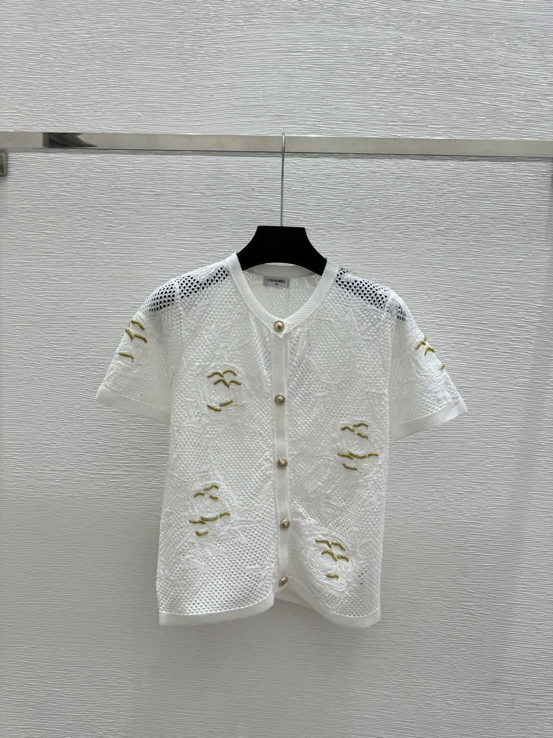 🆕CH家🆕 春夏新款 纯色山茶花镂空圆领针织短袖开衫颜色：白色 粉色 蓝色 宝蓝尺码：36.38.40