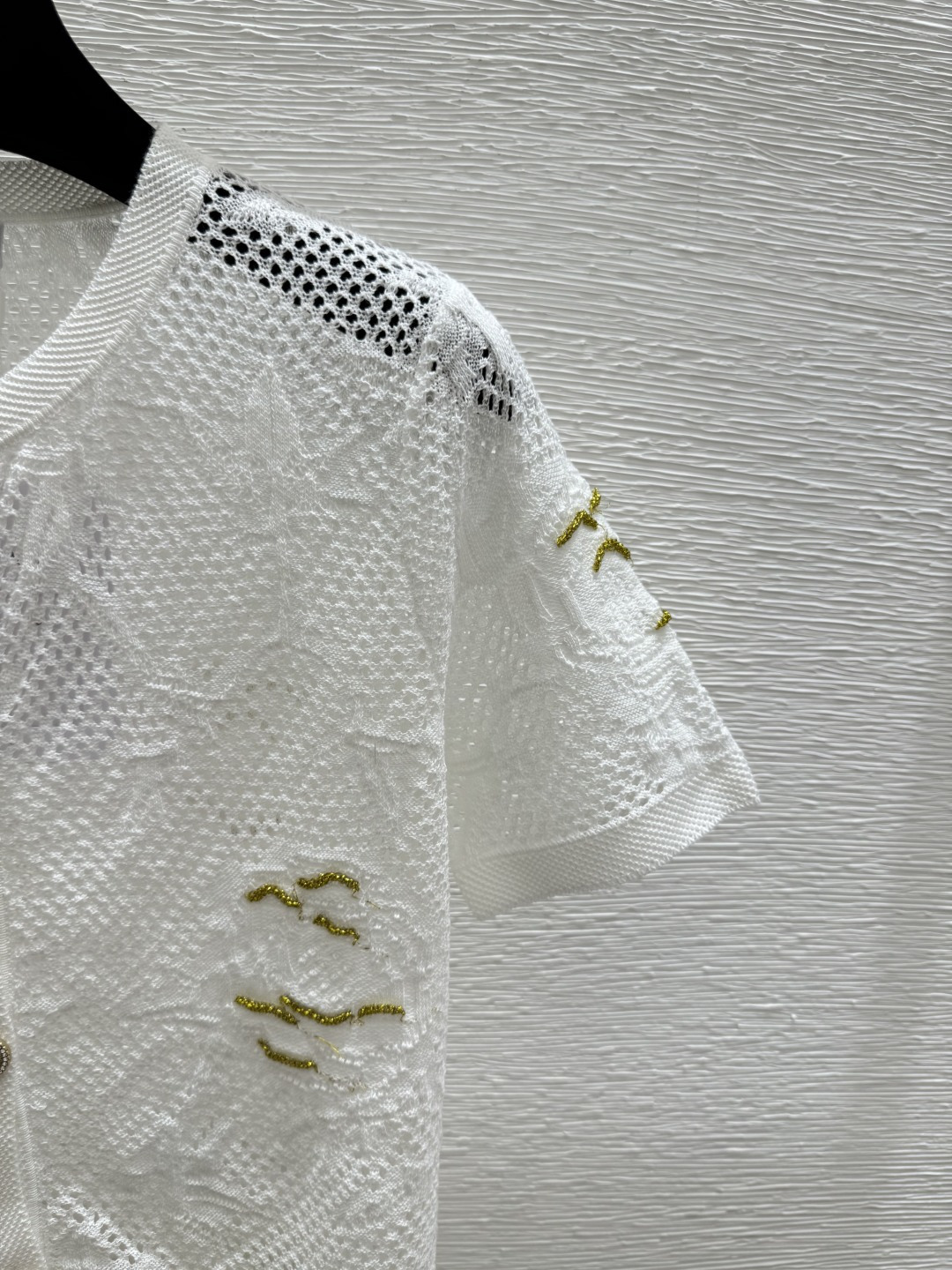 🆕CH家🆕 春夏新款 纯色山茶花镂空圆领针织短袖开衫颜色：白色 粉色 蓝色 宝蓝尺码：36.38.40