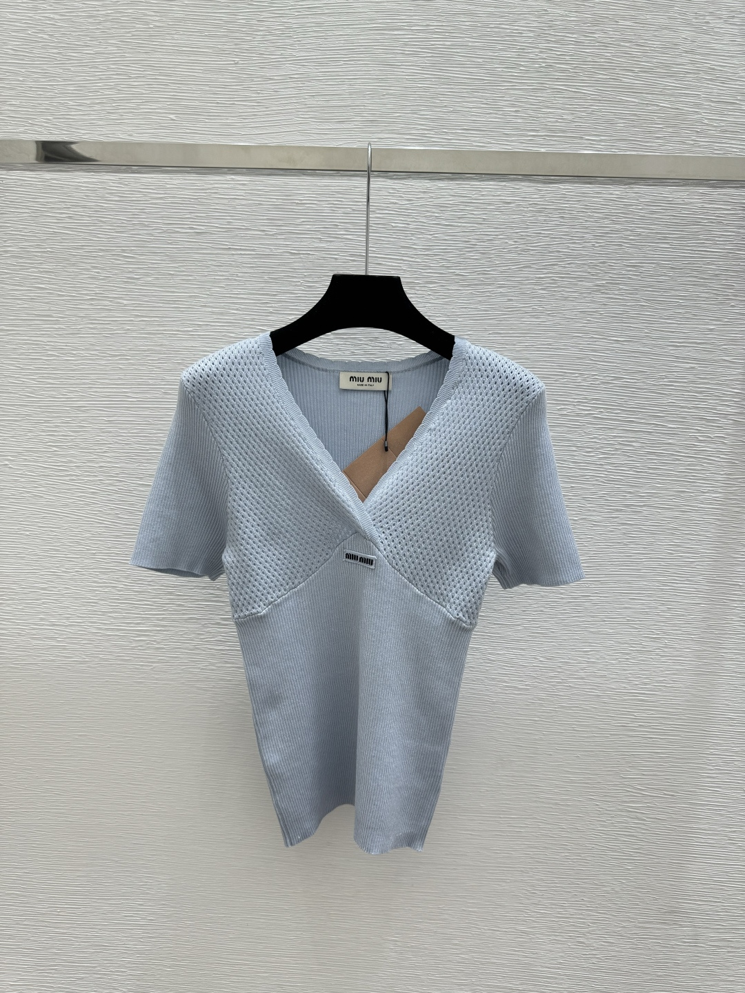 Miu Miu M家 春夏新款 纯色简约V领针织短袖
