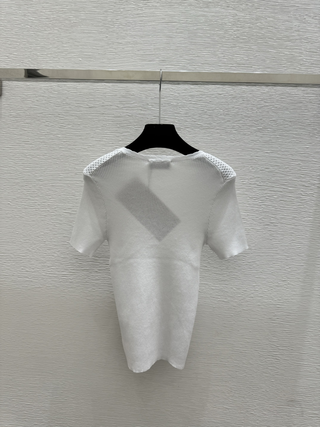 Miu Miu M家 春夏新款 纯色简约V领针织短袖