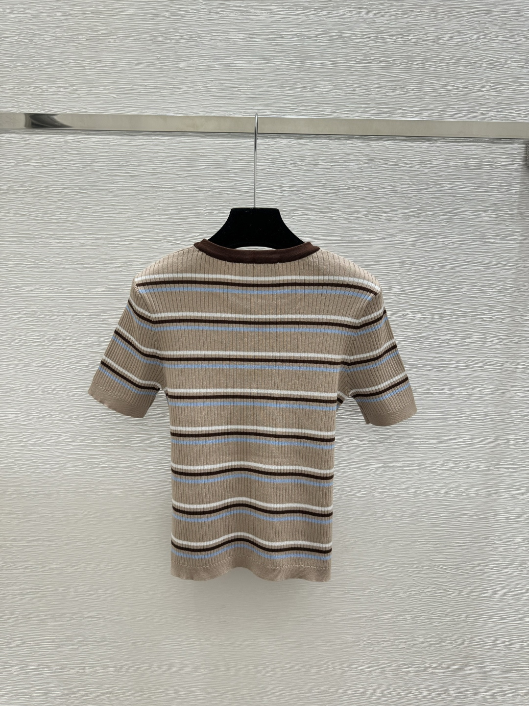 Prada P家 春夏新款 纯色条纹圆领针织短袖