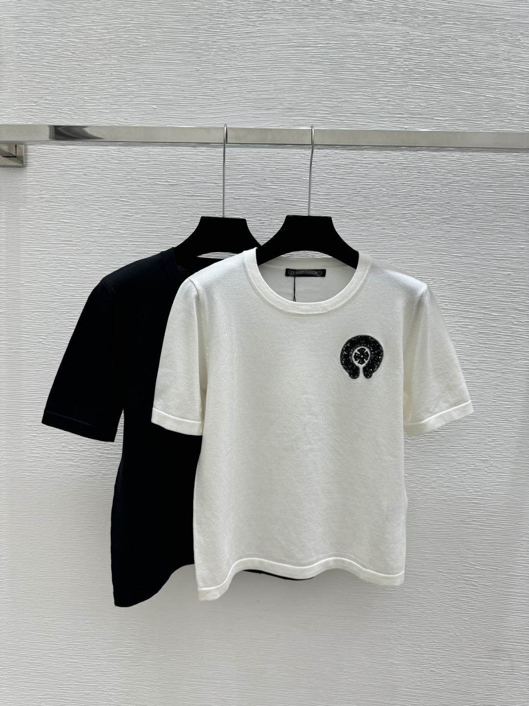 🆕克家🆕 春夏新款 纯色简约圆领针织短袖颜色：白色 黑色尺码：36.38.40