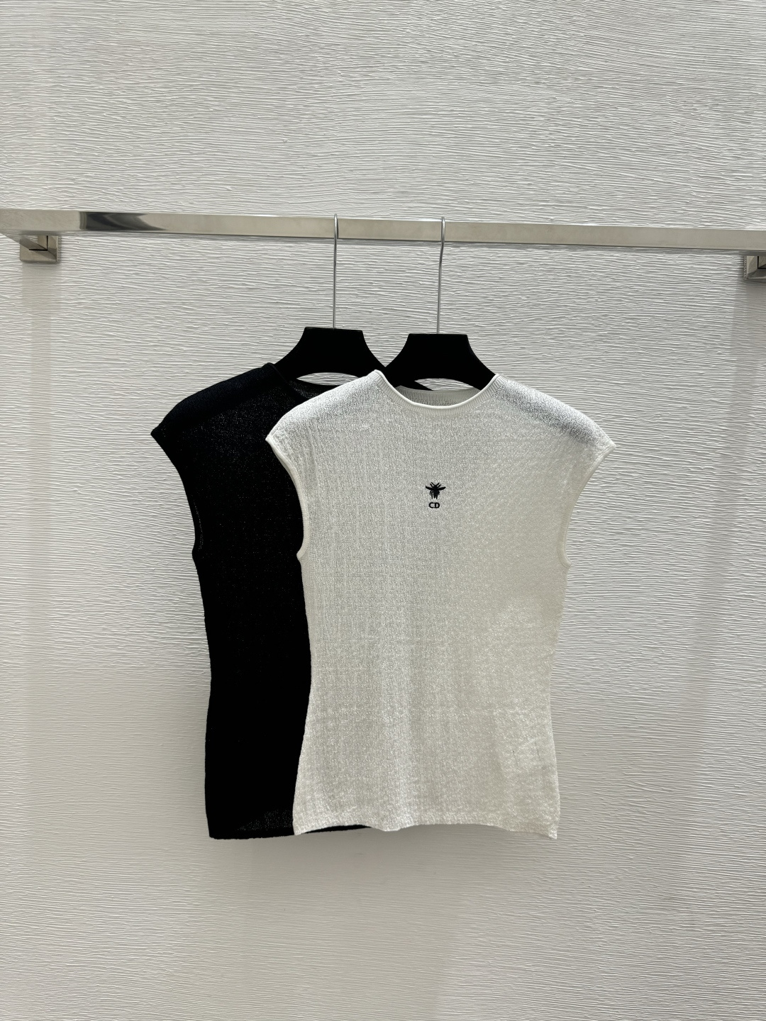Dior D家 春夏新款 纯色简约圆领针织背心