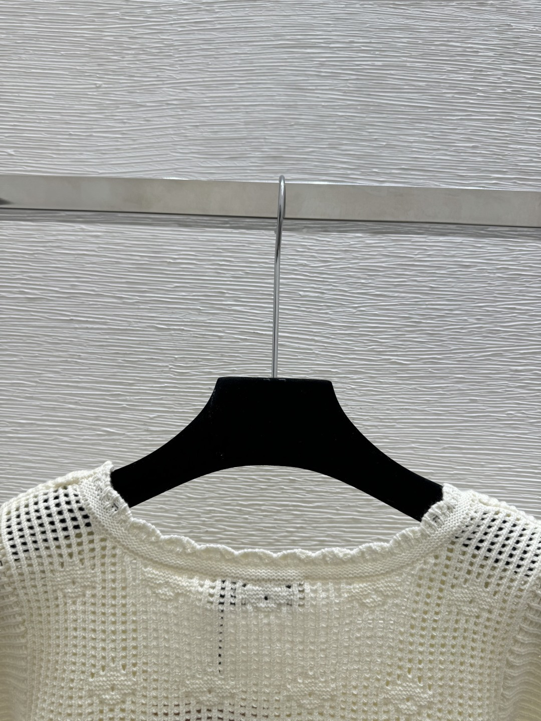 🆕M家🆕 春夏新款 纯色简约镂空圆领针织短袖颜色：白色尺码：36.38.40