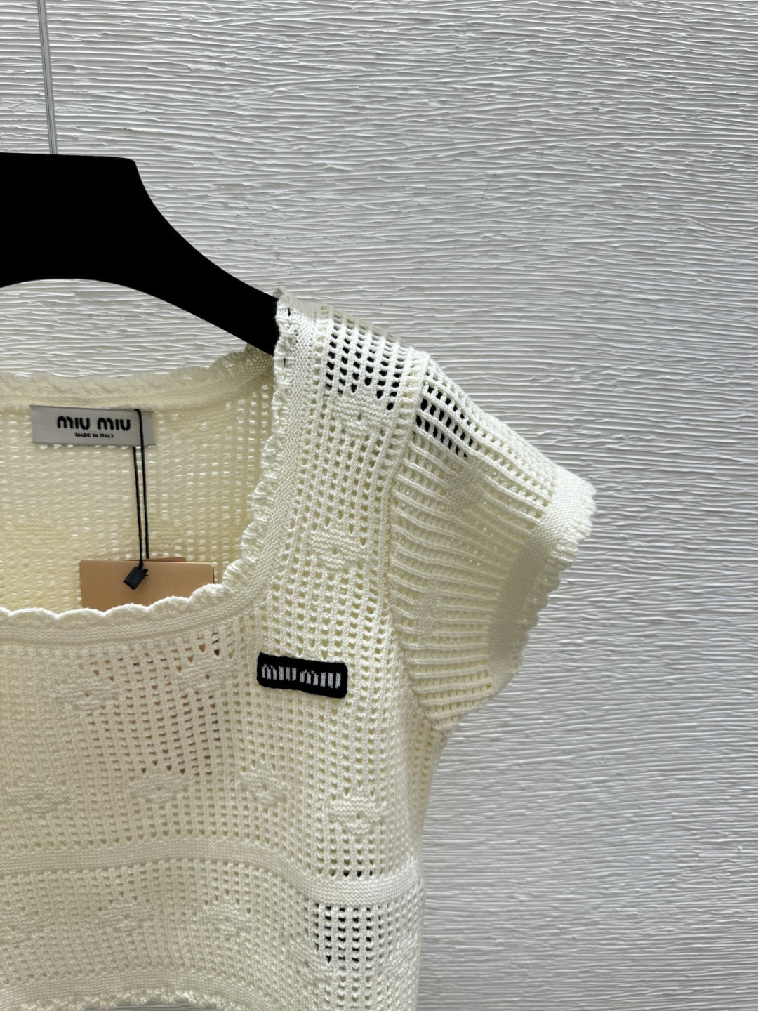 🆕M家🆕 春夏新款 纯色简约镂空圆领针织短袖颜色：白色尺码：36.38.40