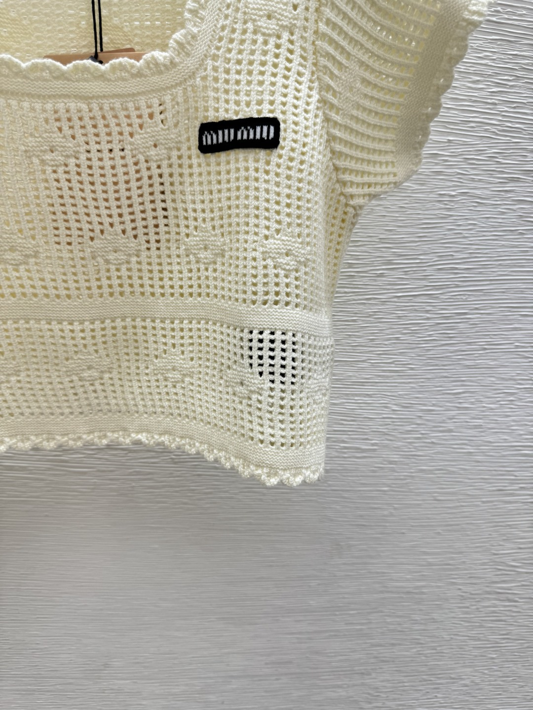 🆕M家🆕 春夏新款 纯色简约镂空圆领针织短袖颜色：白色尺码：36.38.40