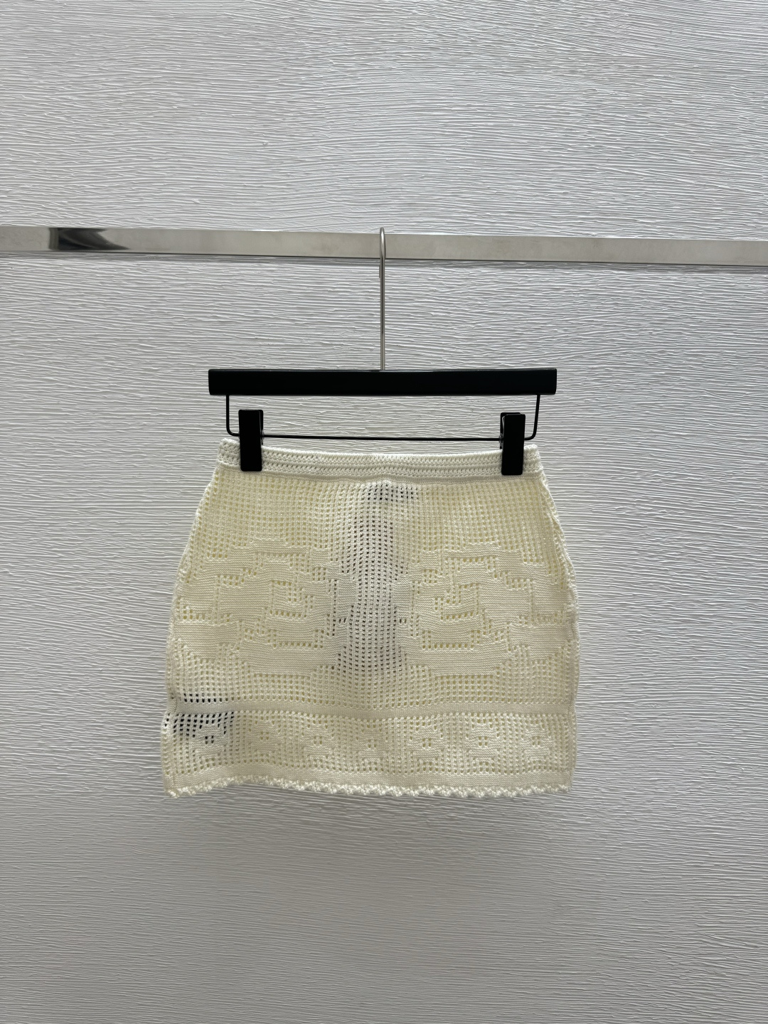 🆕M家🆕 春夏新款 纯色镂空简约针织半裙颜色：白色尺码：36.38.40