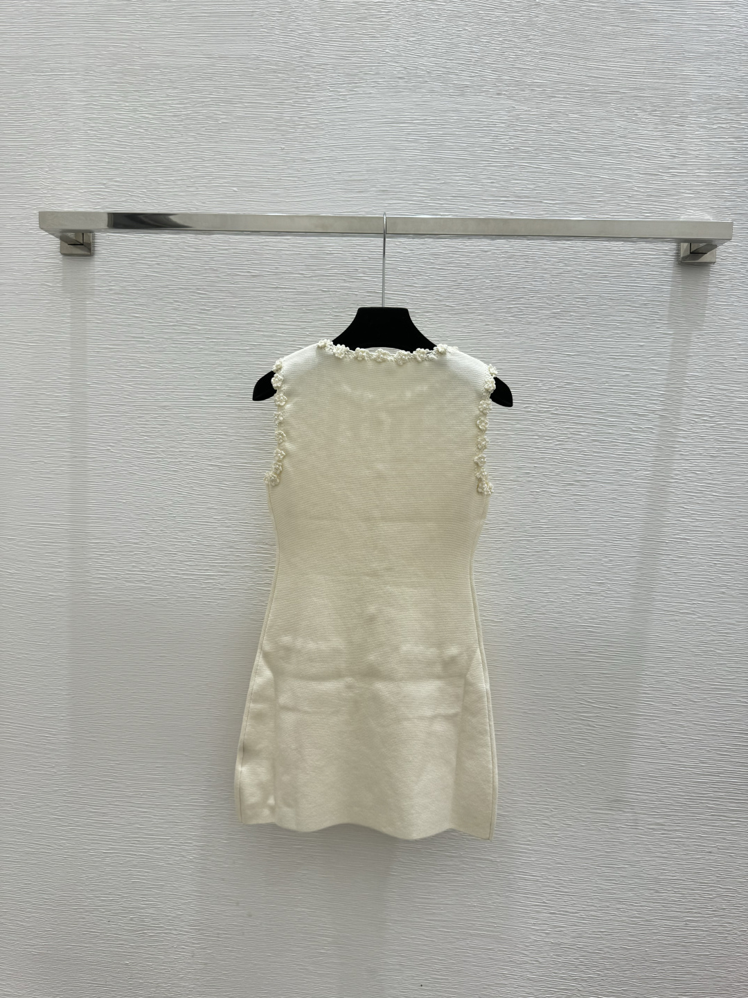 🆕CH家🆕 春夏新款 撞色花边钉珠圆领针织背心裙颜色：黑色 白色尺码：36.38.40