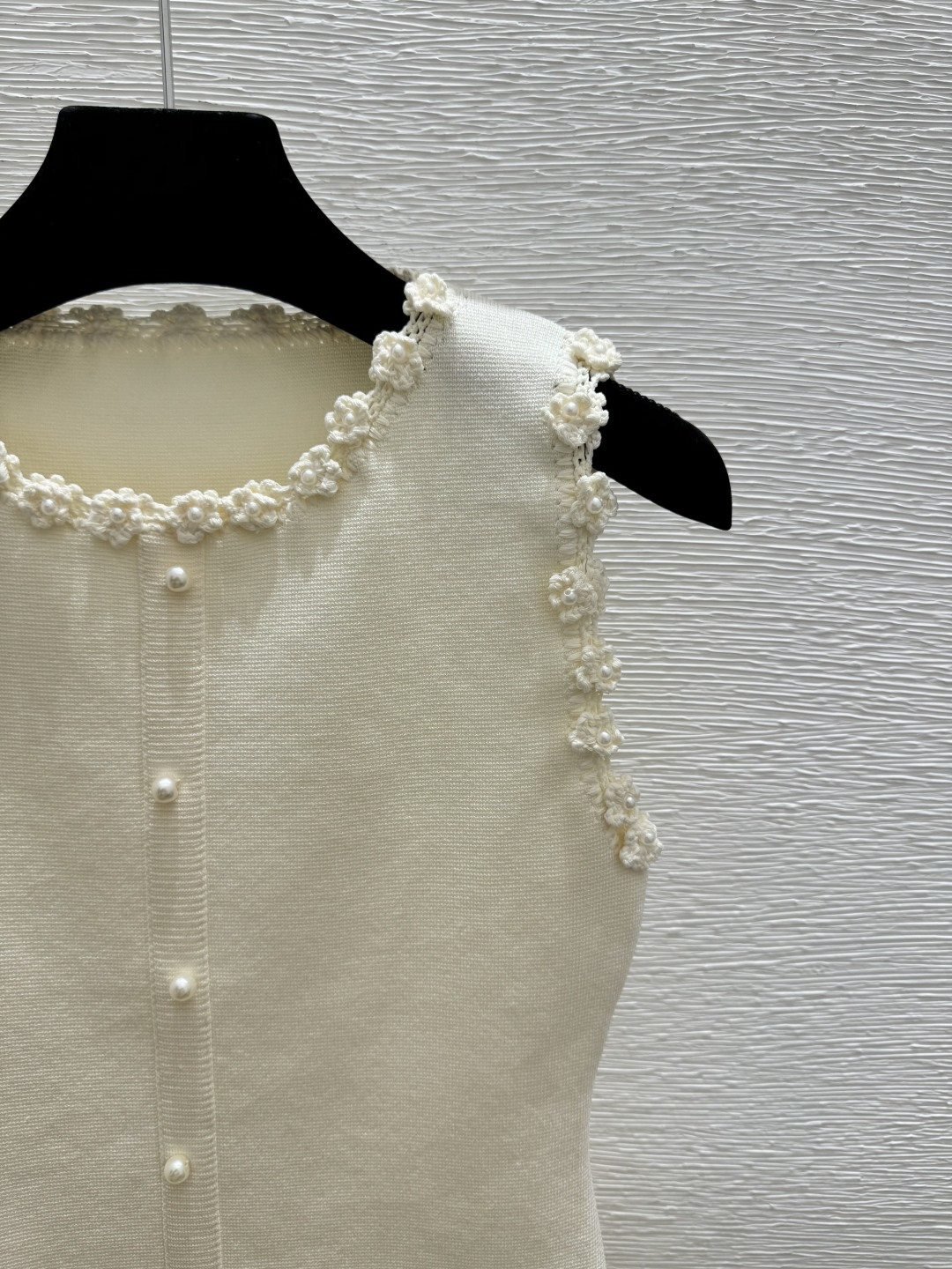 🆕CH家🆕 春夏新款 撞色花边钉珠圆领针织背心裙颜色：黑色 白色尺码：36.38.40