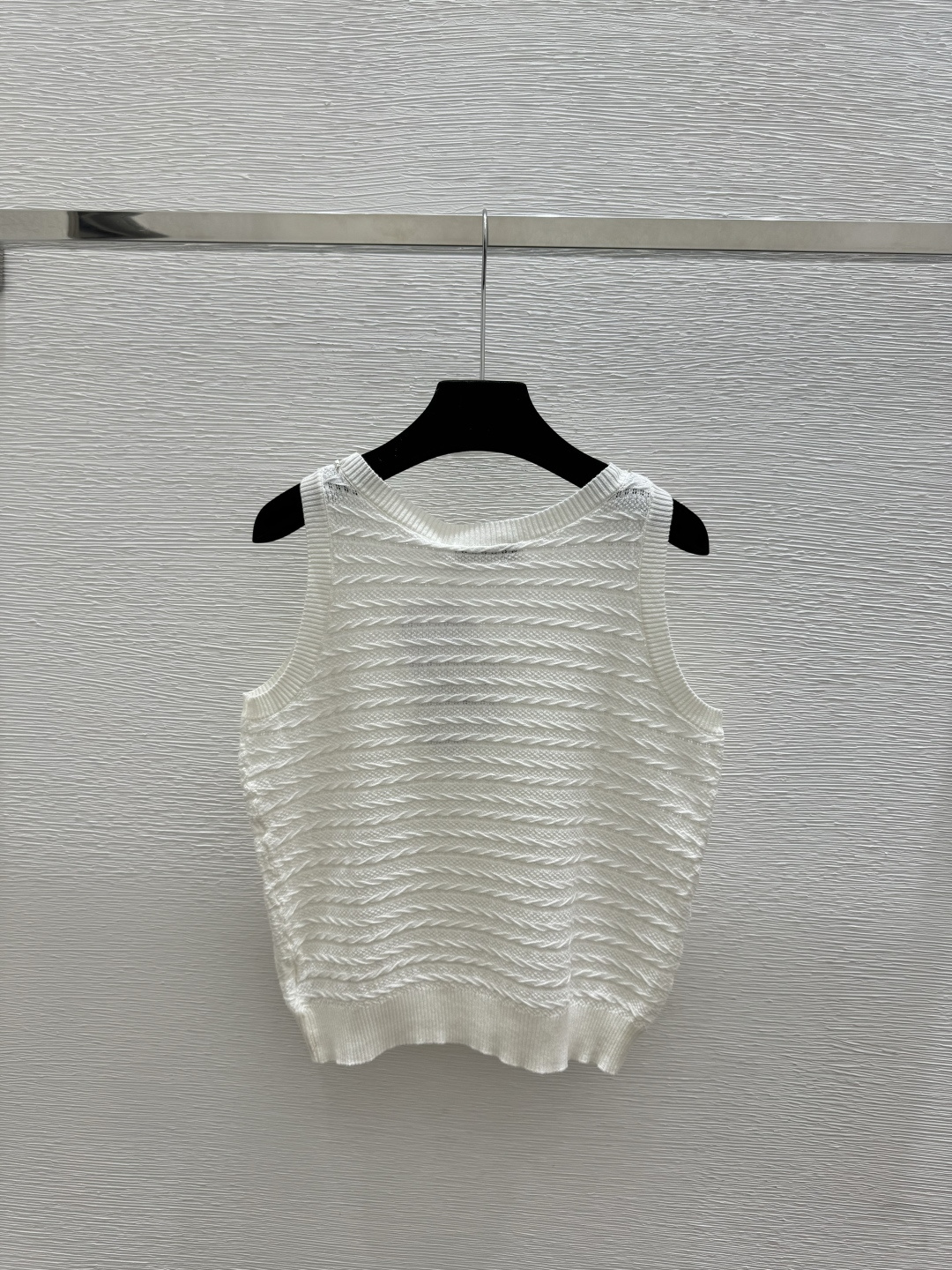 🆕D家🆕 春夏新款 纯色链条圆领针织背心颜色：白色 尺码：36.38.40