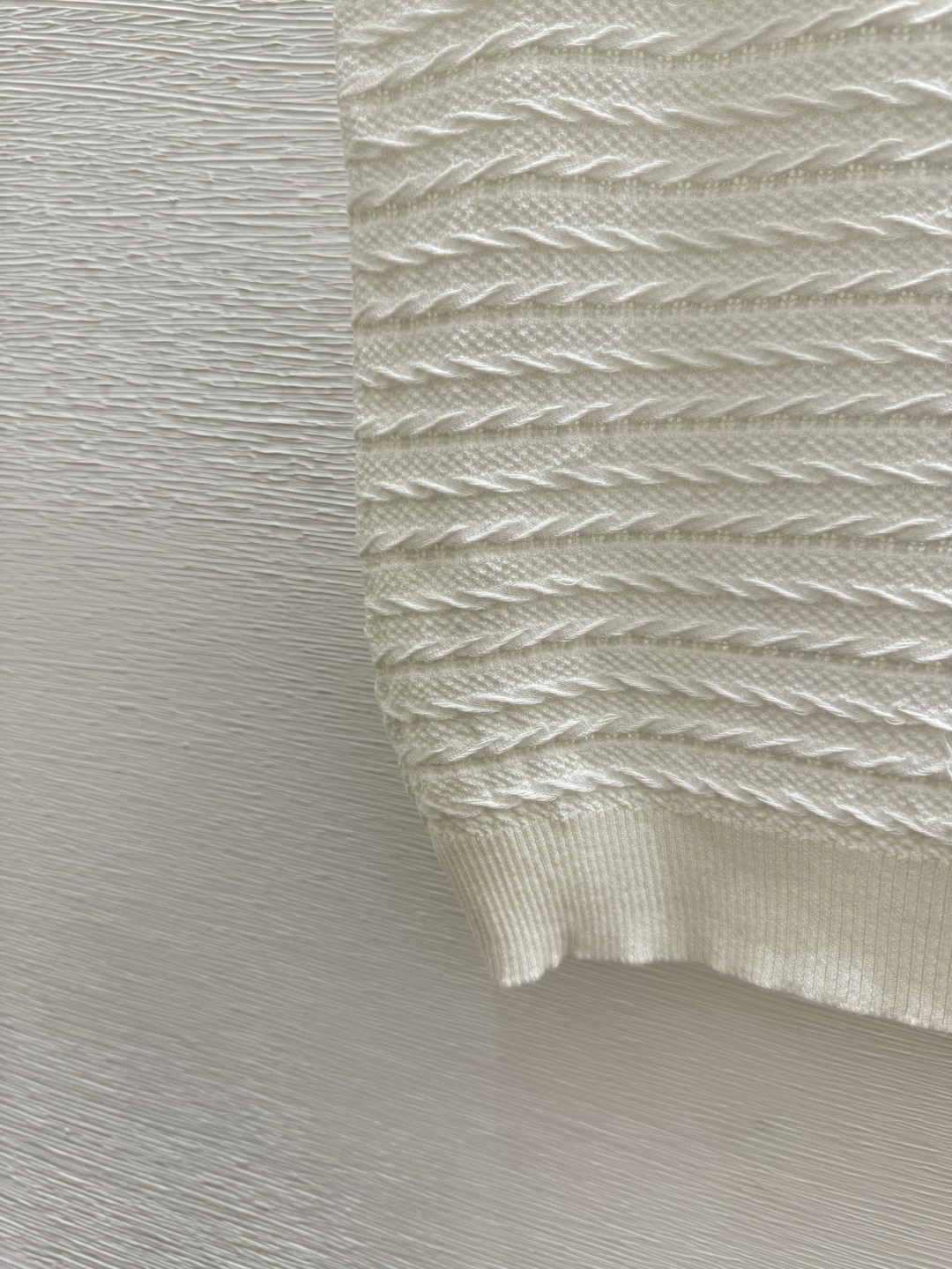 🆕D家🆕 春夏新款 纯色链条圆领针织背心颜色：白色 尺码：36.38.40