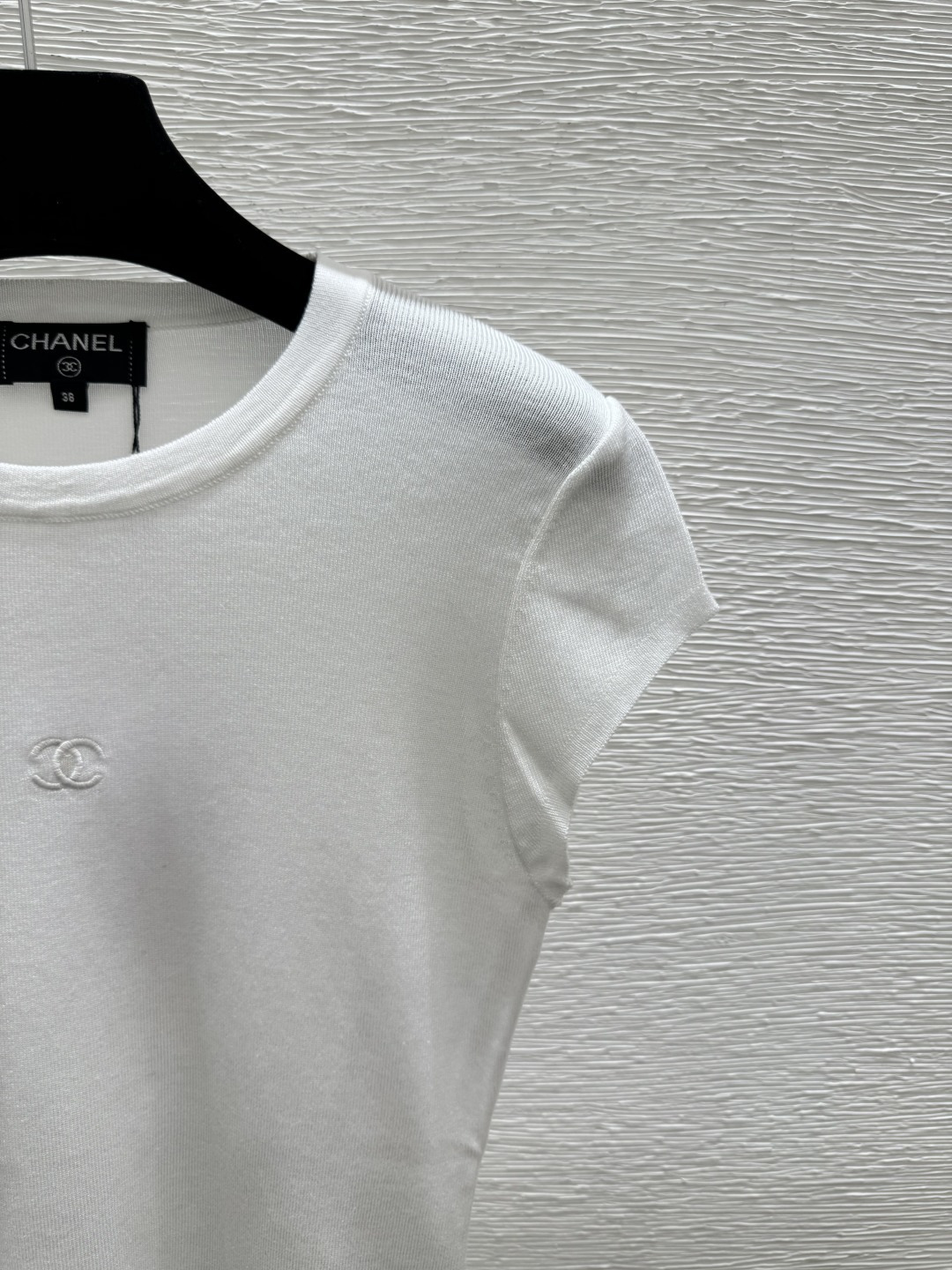 🆕CH家🆕 春夏新款 纯色简约圆领针织短袖颜色：白色 蓝色 黄色尺码：36.38.40