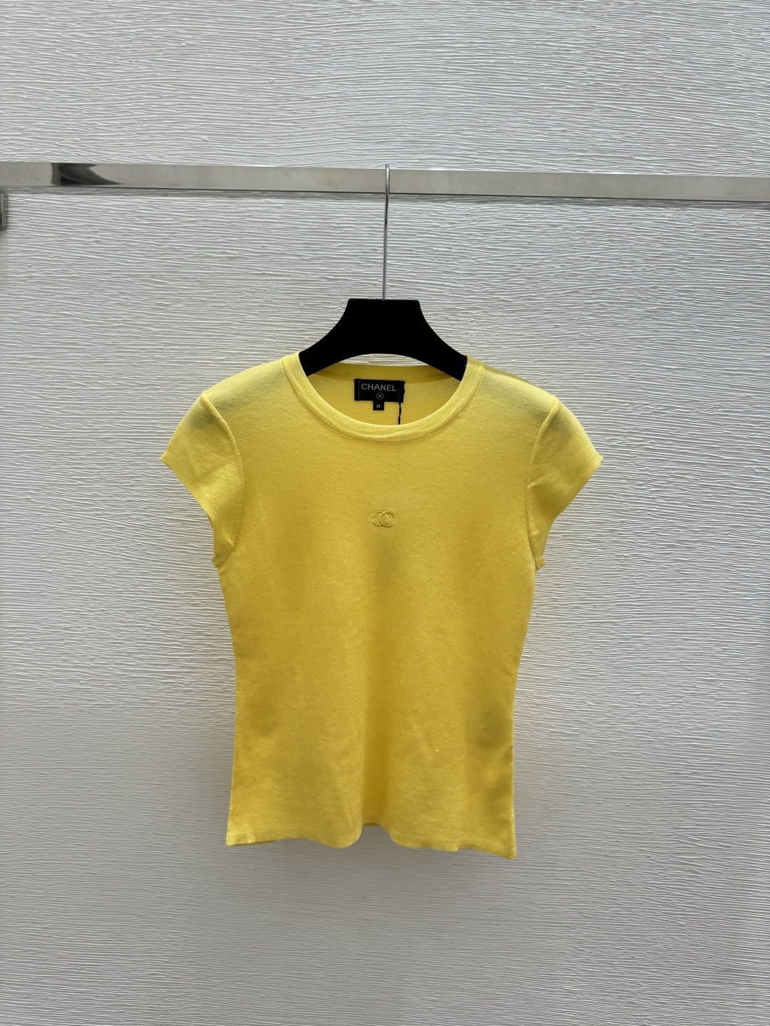 🆕CH家🆕 春夏新款 纯色简约圆领针织短袖颜色：白色 蓝色 黄色尺码：36.38.40