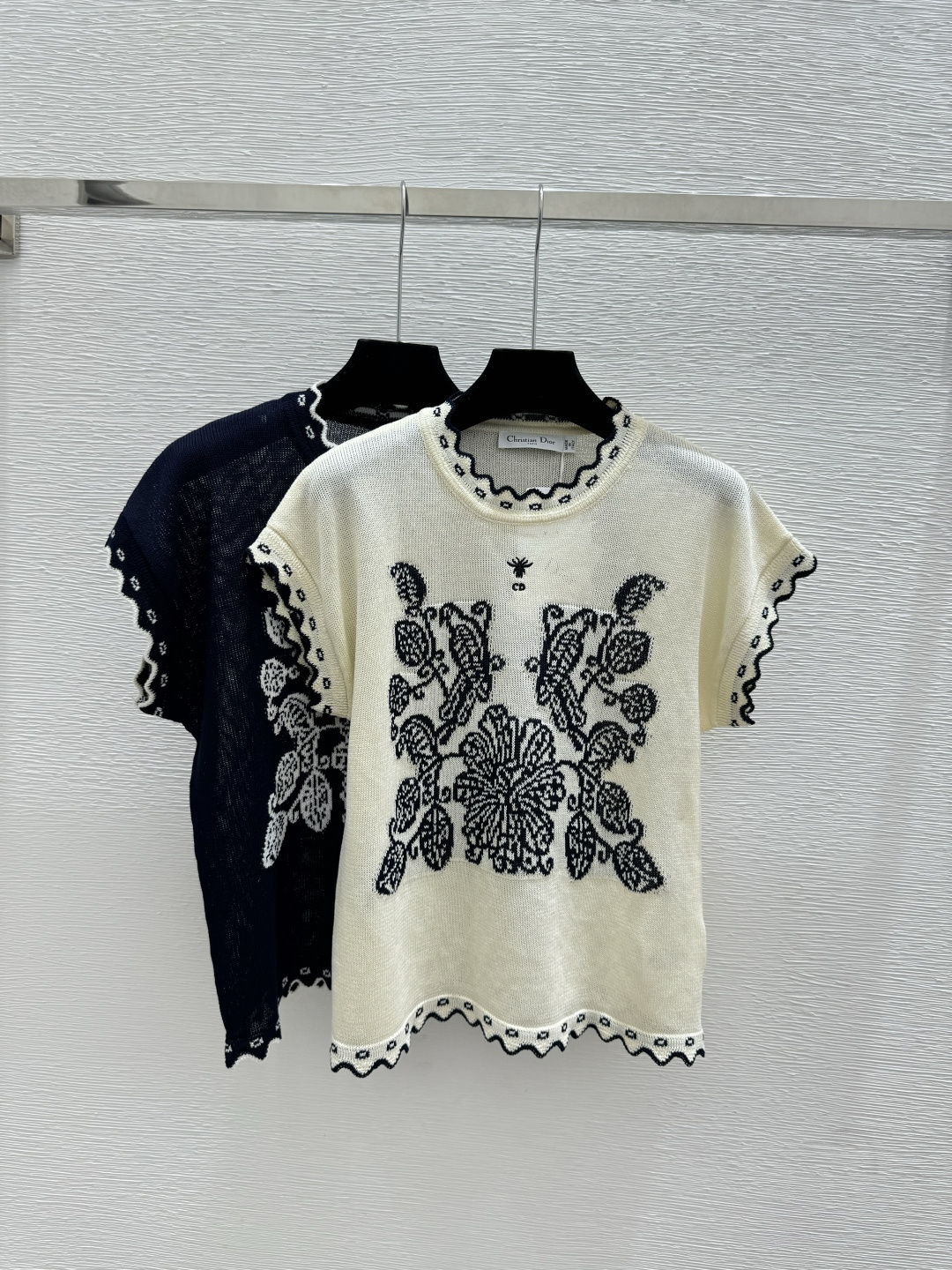 Dior D家 春夏新款 撞色花卉圆领针织短袖
