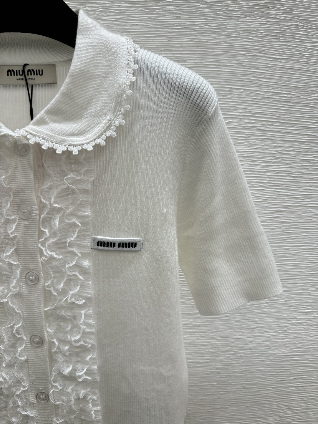 🆕M家🆕 春夏新款 纯色蕾丝花边翻领针织短袖开衫颜色：白色 宝蓝尺码：36.38.40