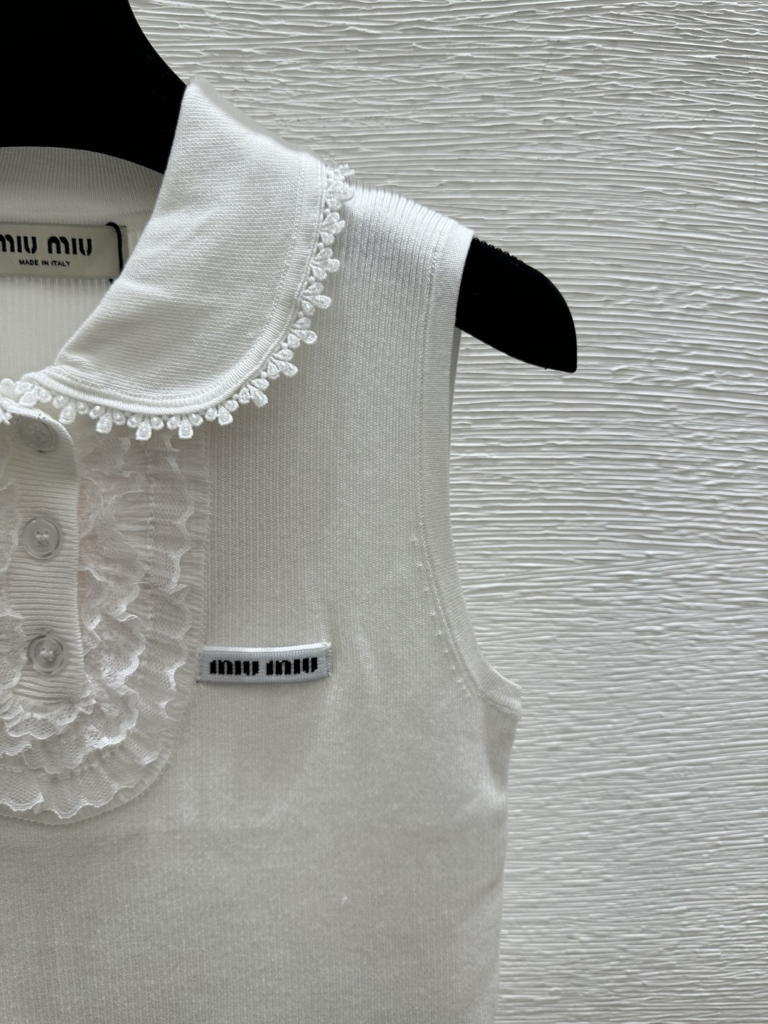 🆕M家🆕 春夏新款 纯色蕾丝花边翻领针织背心颜色：白色 宝蓝尺码：36.38.40