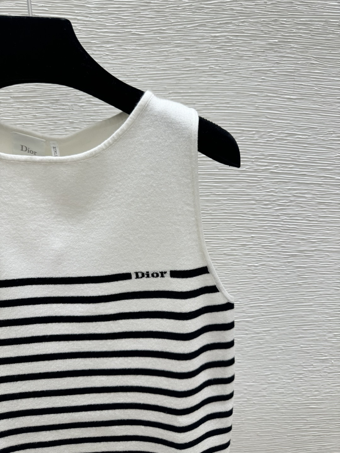 🆕M家🆕 春夏新款 撞色条纹圆领针织背心颜色：白色 粉色 黑色尺码：36.38.40