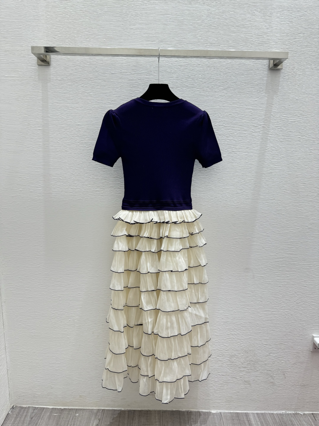 🆕CH家🆕 春夏新款 撞色简约圆领针织短袖裙颜色：紫色 黑色尺码：36.38.40