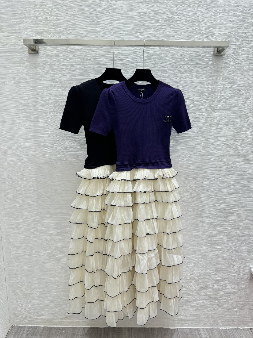 🆕CH家🆕 春夏新款 撞色简约圆领针织短袖裙颜色：紫色 黑色尺码：36.38.40